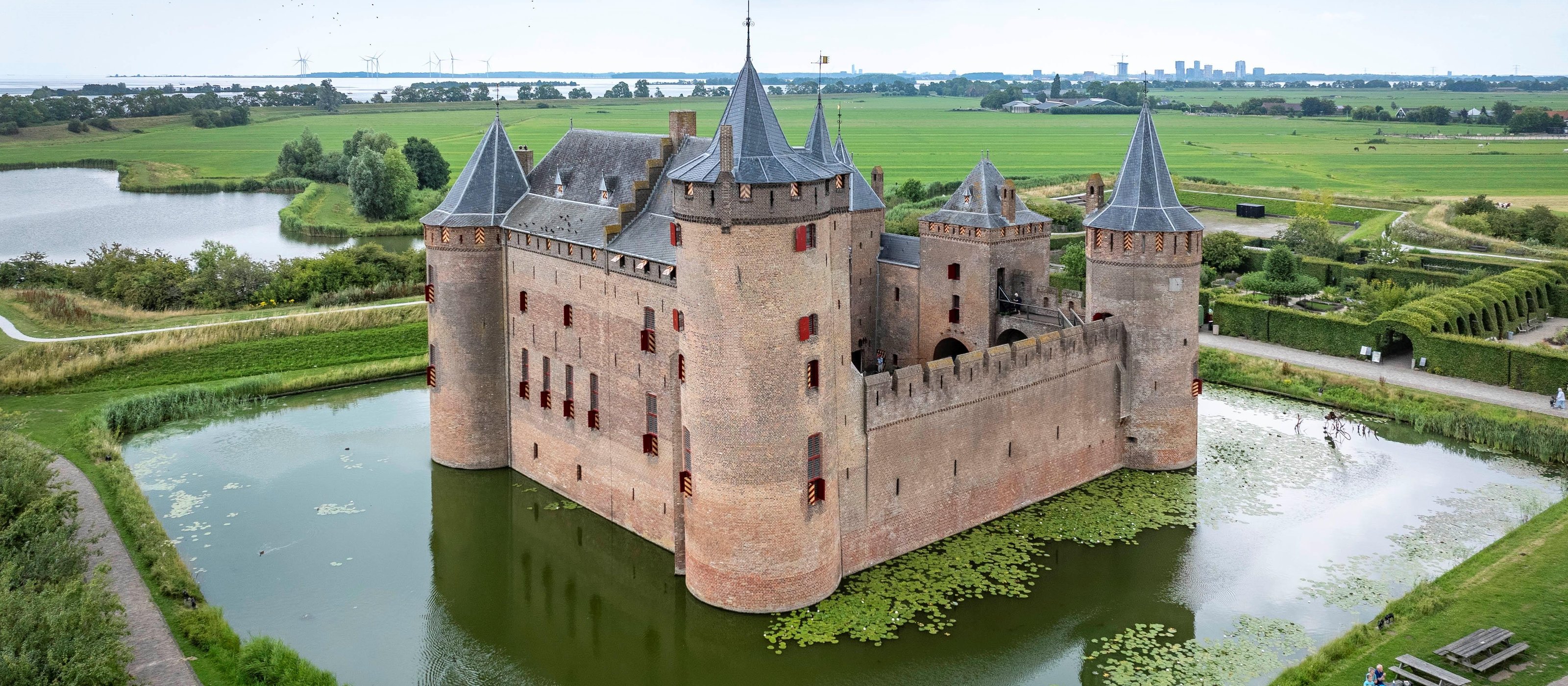 Muiderslot Castle Exclusive Boat Trip