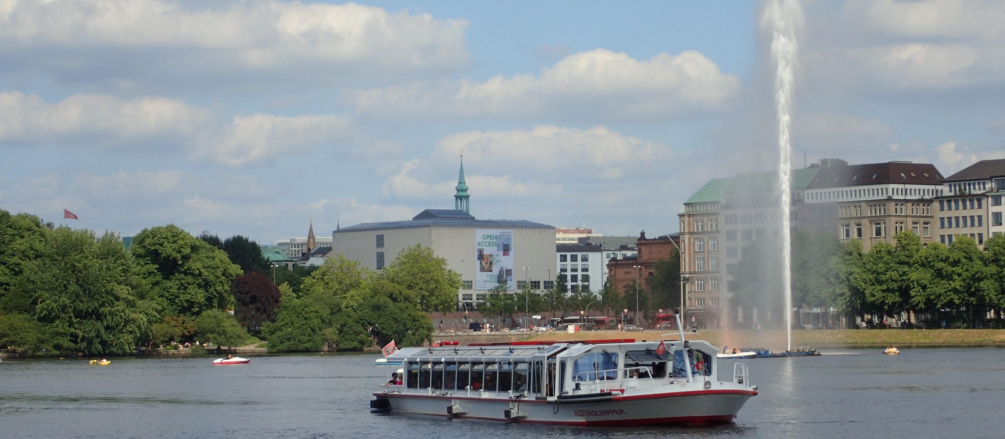 Hamburg: Winterliche Bootstouren auf der Alster