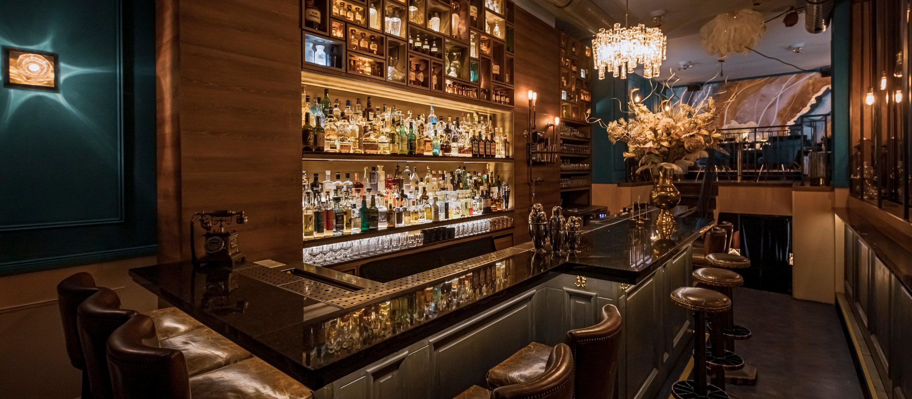 Burlesque Shows & Live Entertainment - Welcome Drink & Snack
