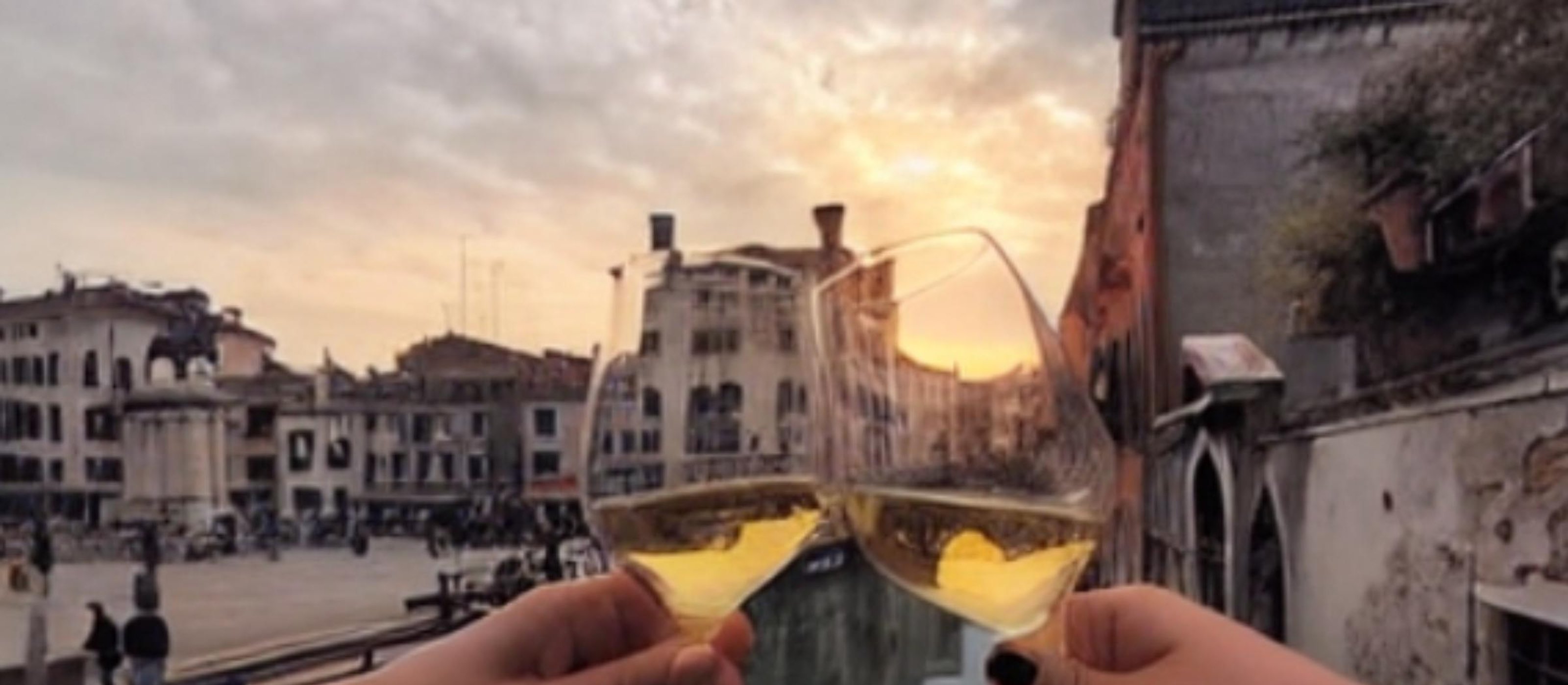 Sonnenuntergang Rundgang mit Essen und Weinproben