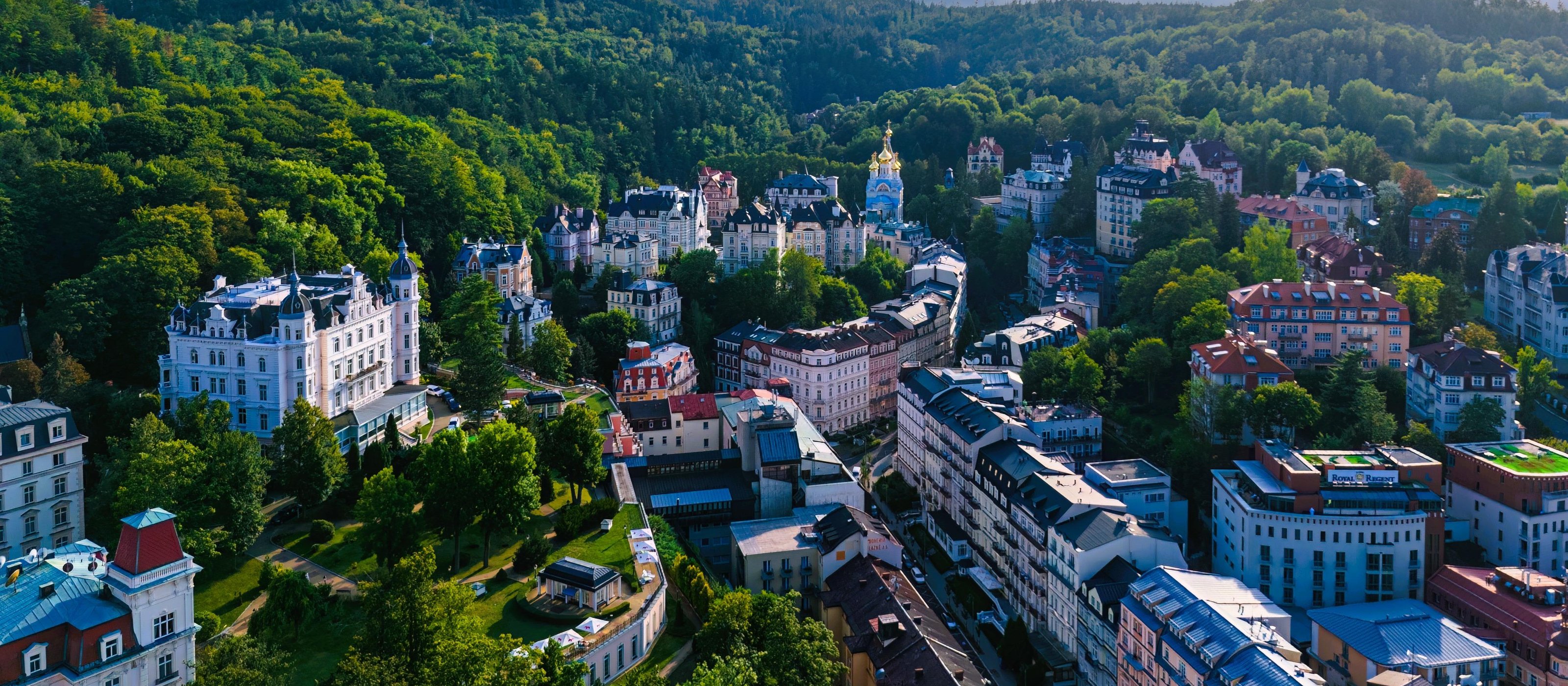 Prag Karlsbad & Loket Tour mit heißen Quellen & Burg