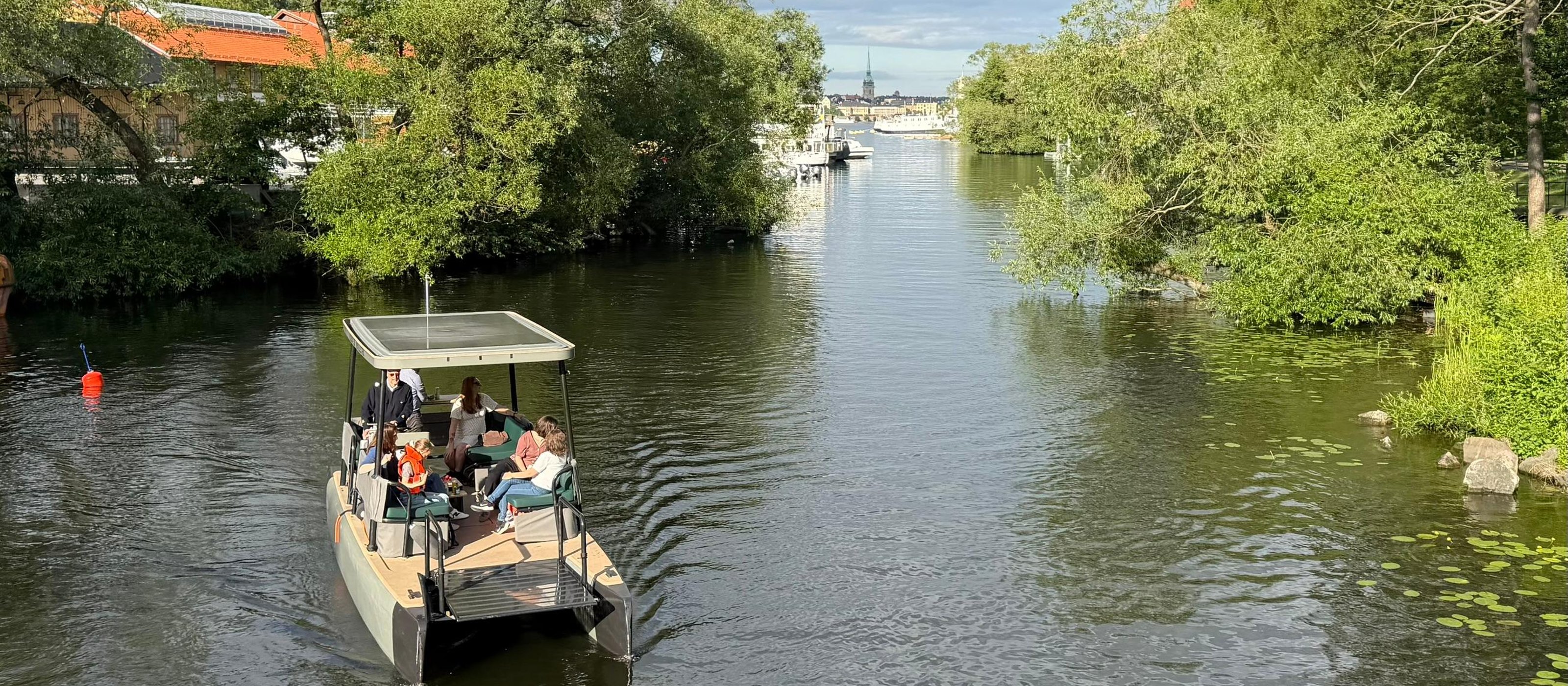 Private solarbetriebene Bootstour mit Kapitän