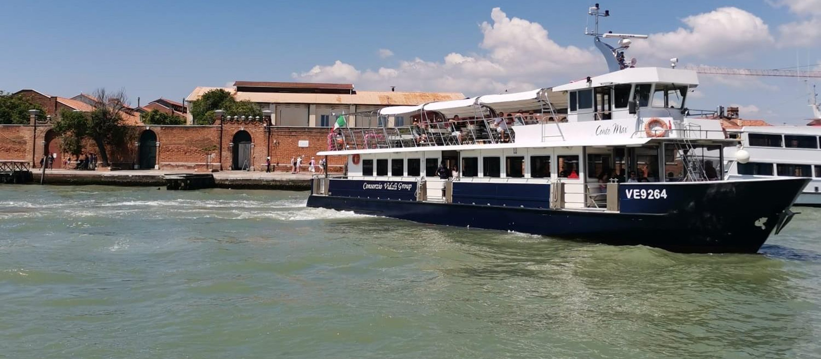 Venedig: Bootsfahrt bei Sonnenuntergang mit Getränk & venezianischen Cicchetti