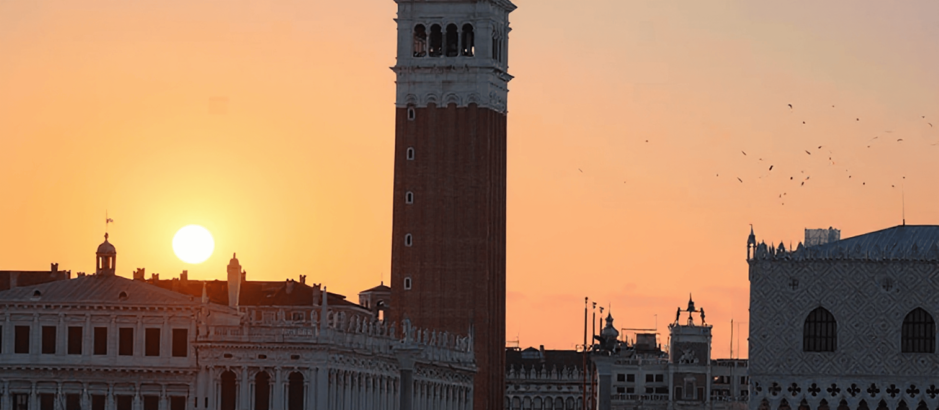 In Venedig: Venedig Sonnenuntergangsfahrt mit traditionellem Boot & Prosecco 1h 30m
