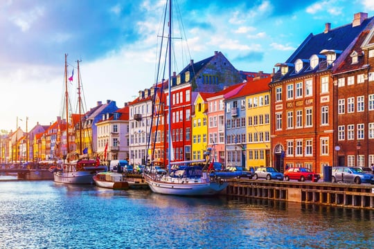 Kopenhagen: Kanalbootfahrt & Altstadt/Nyhavn Rundgang