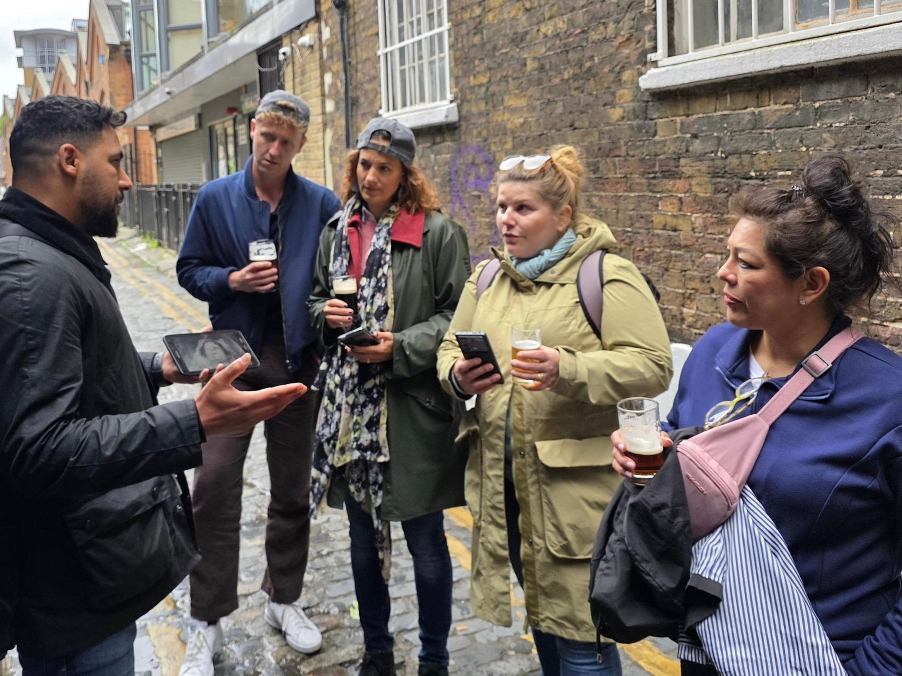 Jack the Ripper Tour mit Historischen Pub-Stopps