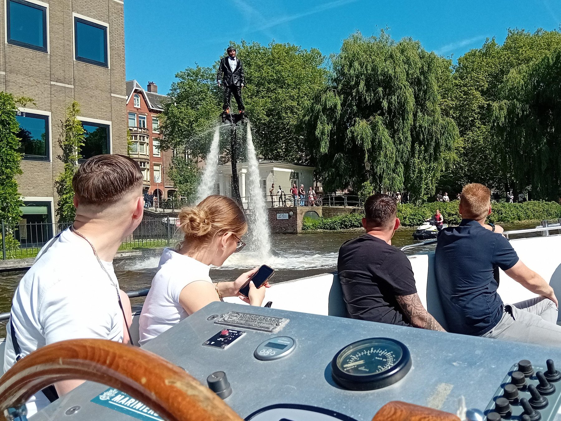 Smoke & Cruise Amsterdam – Offizielle 420-Raucher-Bootstour