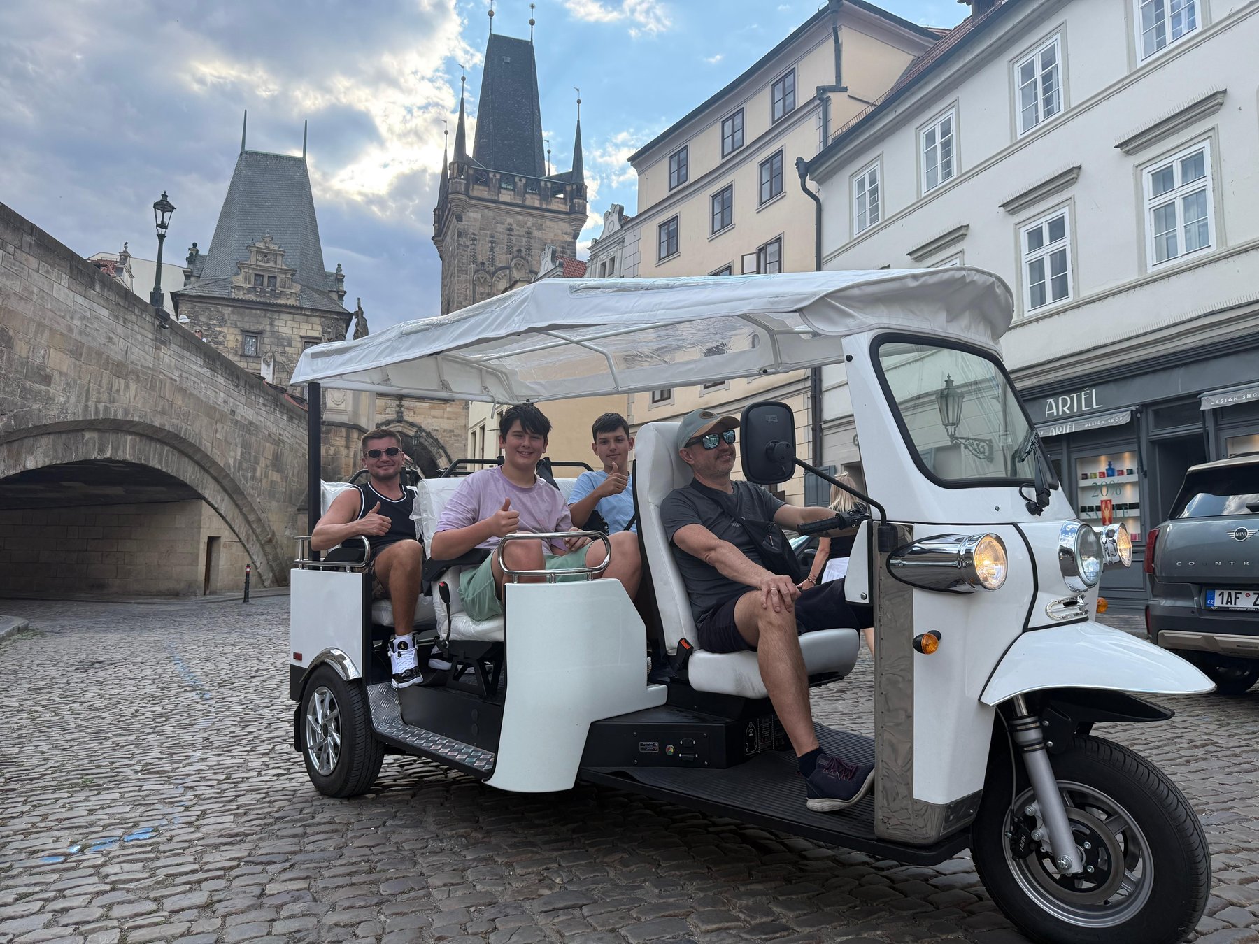 Prag: Städtetour mit elektrischem Tuk-Tuk und Guide45 Minuten -