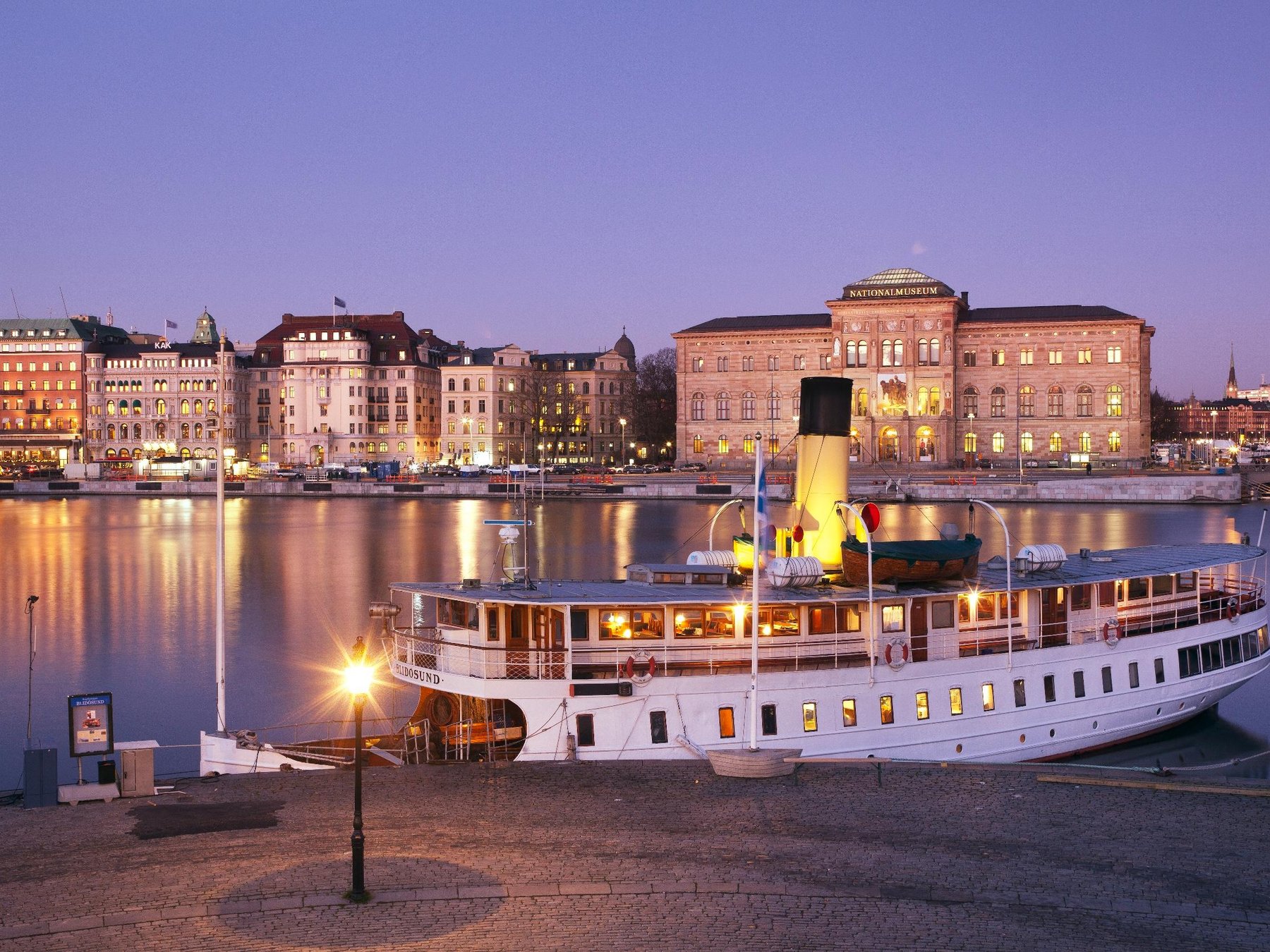 Guided Small Group 4h Transported City Tour+ Vasa