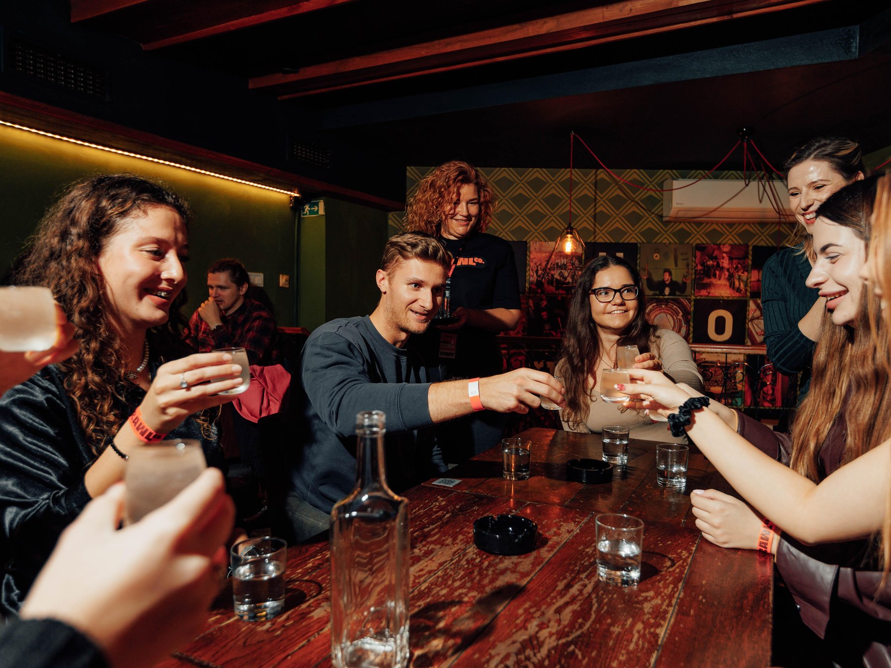 The Crawl Co. – Kreuzberg Alternative Kneipen- & Bar-Erlebnis