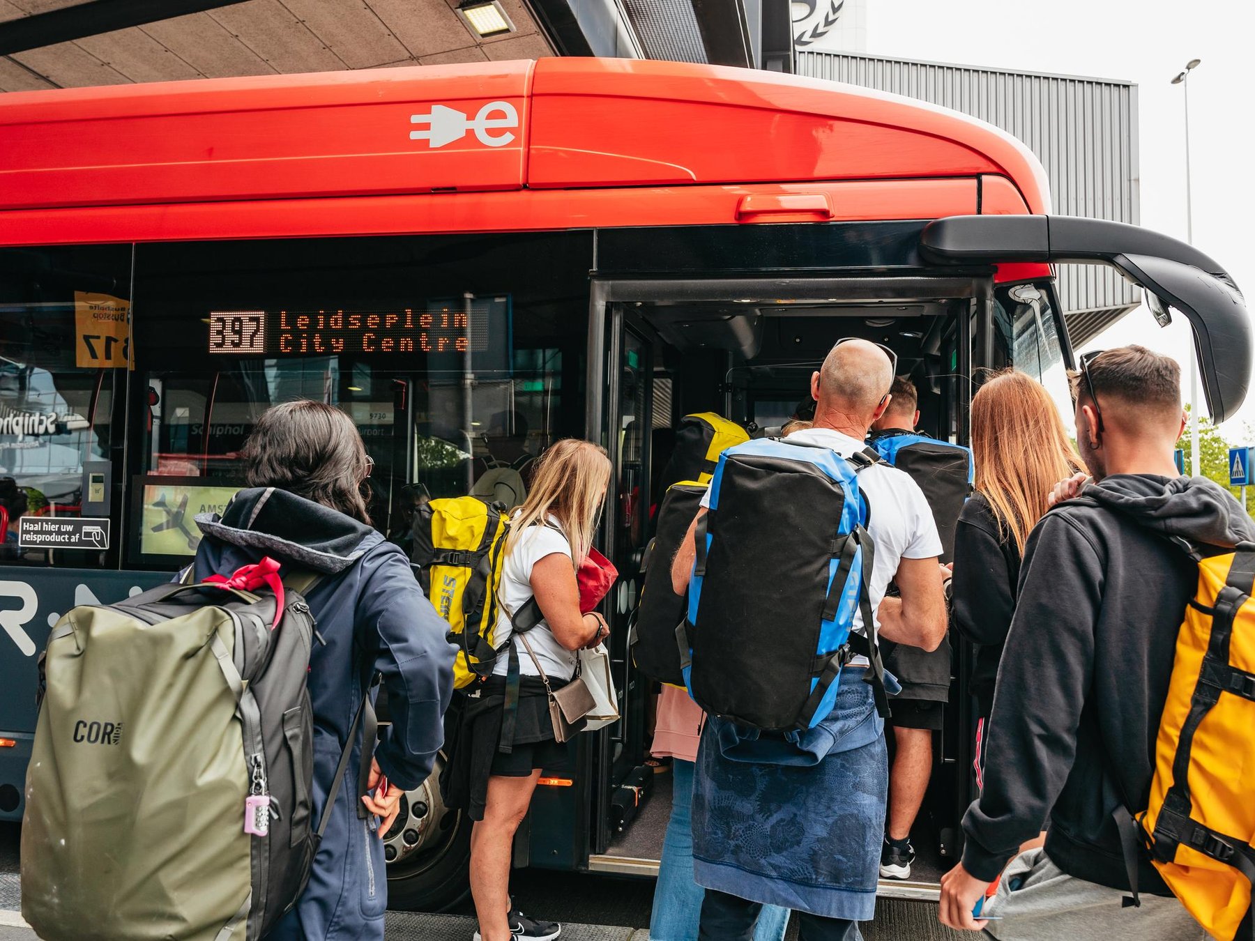 Amsterdam: Einweg-Bustransfer vom Flughafen Schiphol