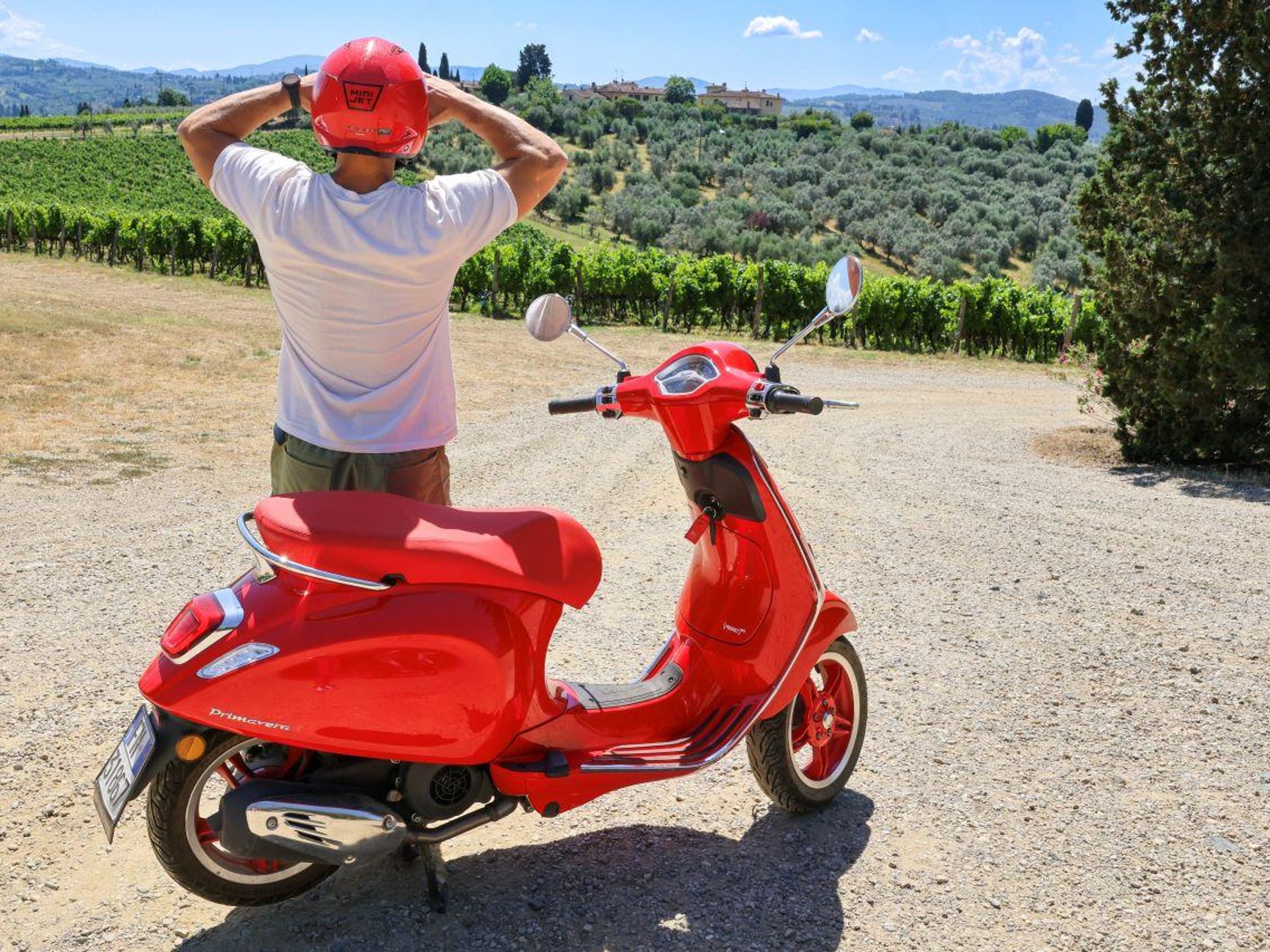 Florenz: Vespa-Tour mit Weingutbesuch und Mittagessen