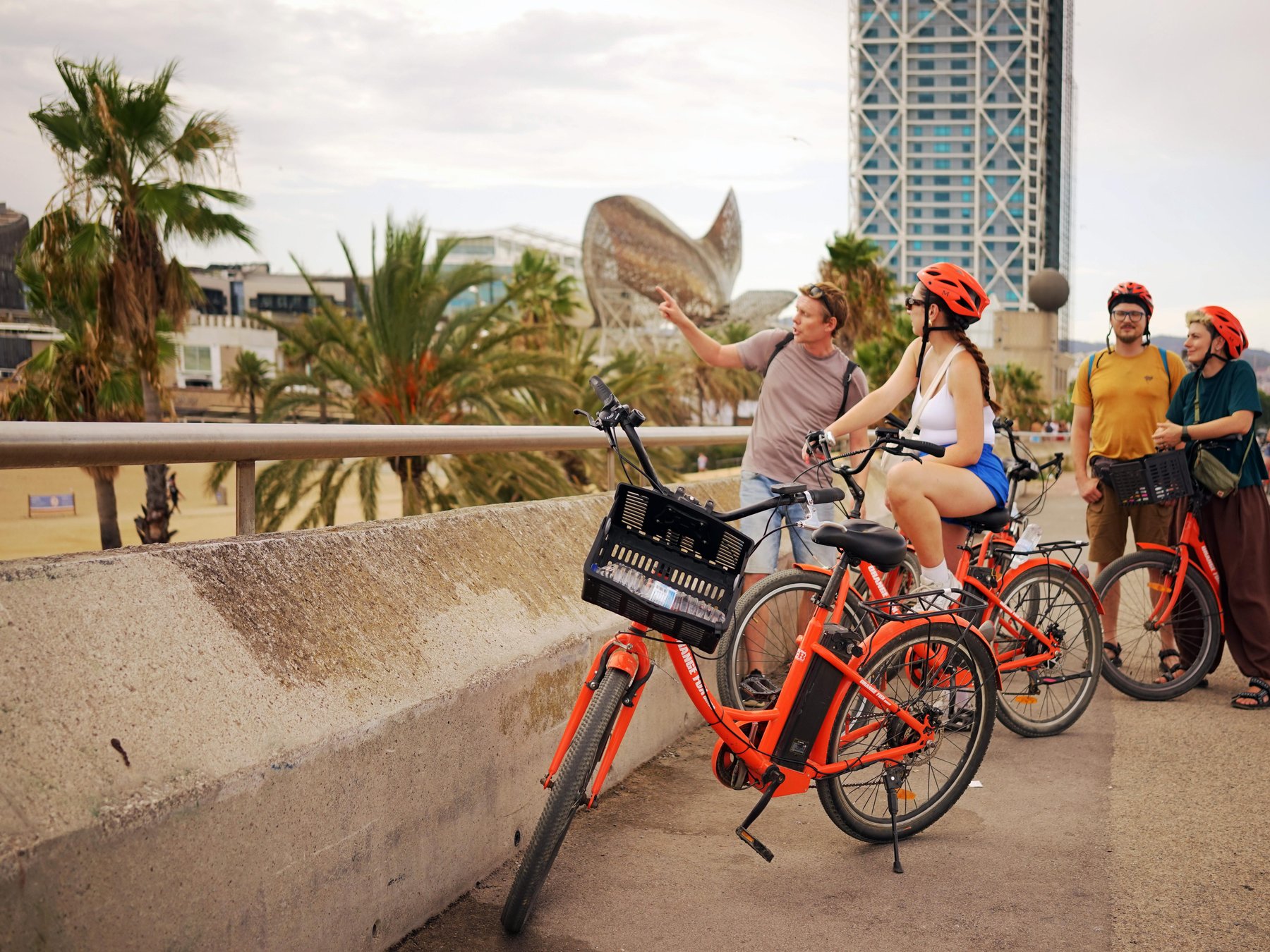 Barcelona: Geführte Tour per Fahrrad oder E-Bike an der Mittelmeerküste