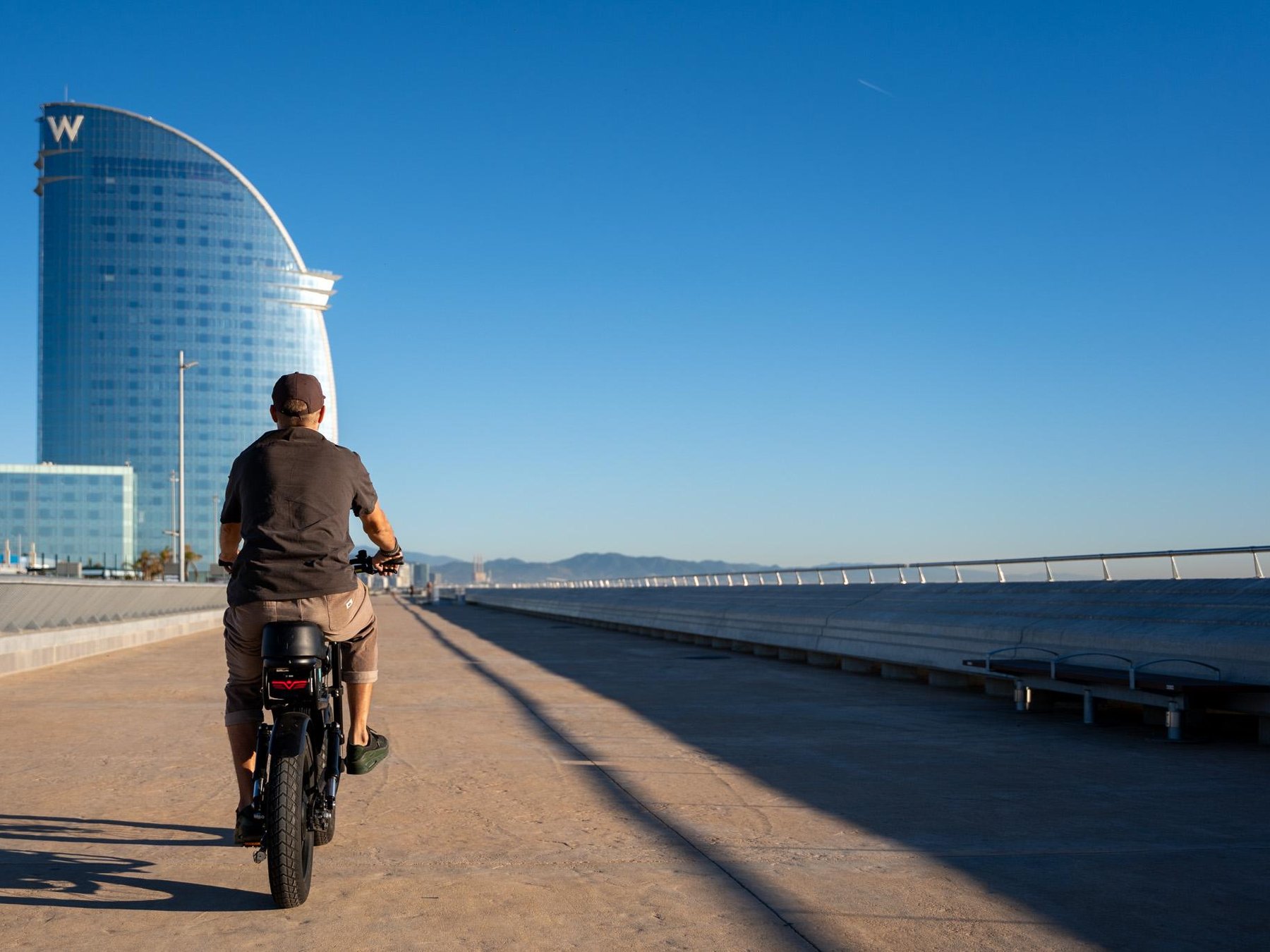 BARCELONA · 7 STUNDENE-Fatbike-Verleih, erkunden Sie die Stadt mit einer BrisePrivate Gruppe