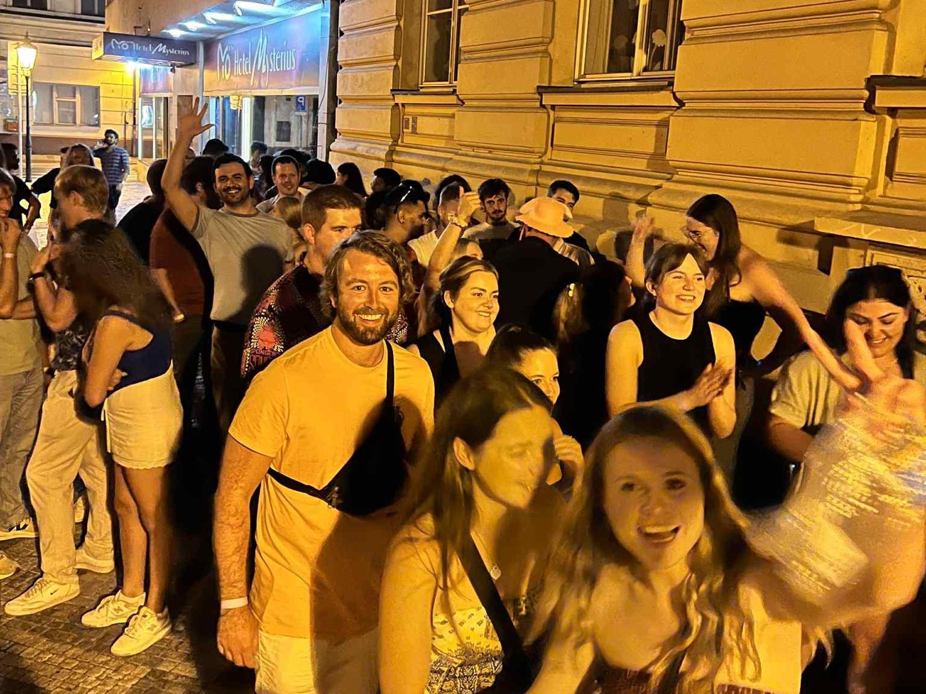 Prag Kneipentour mit Shots & Eintritt zu einem Rooftop-Club