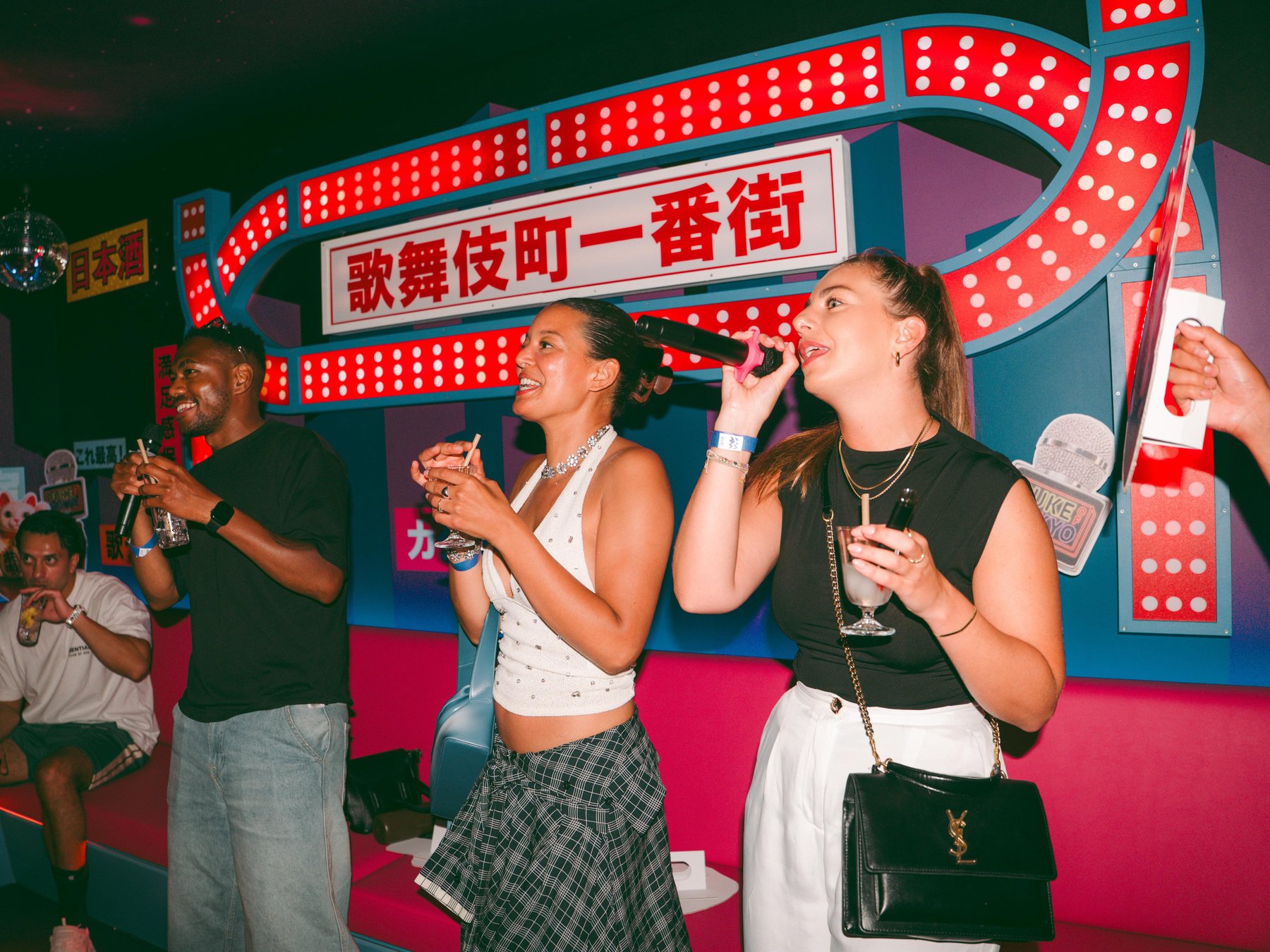 Amsterdam De Pijp: Privater Karaoke-Raum im Duke of Tokyo