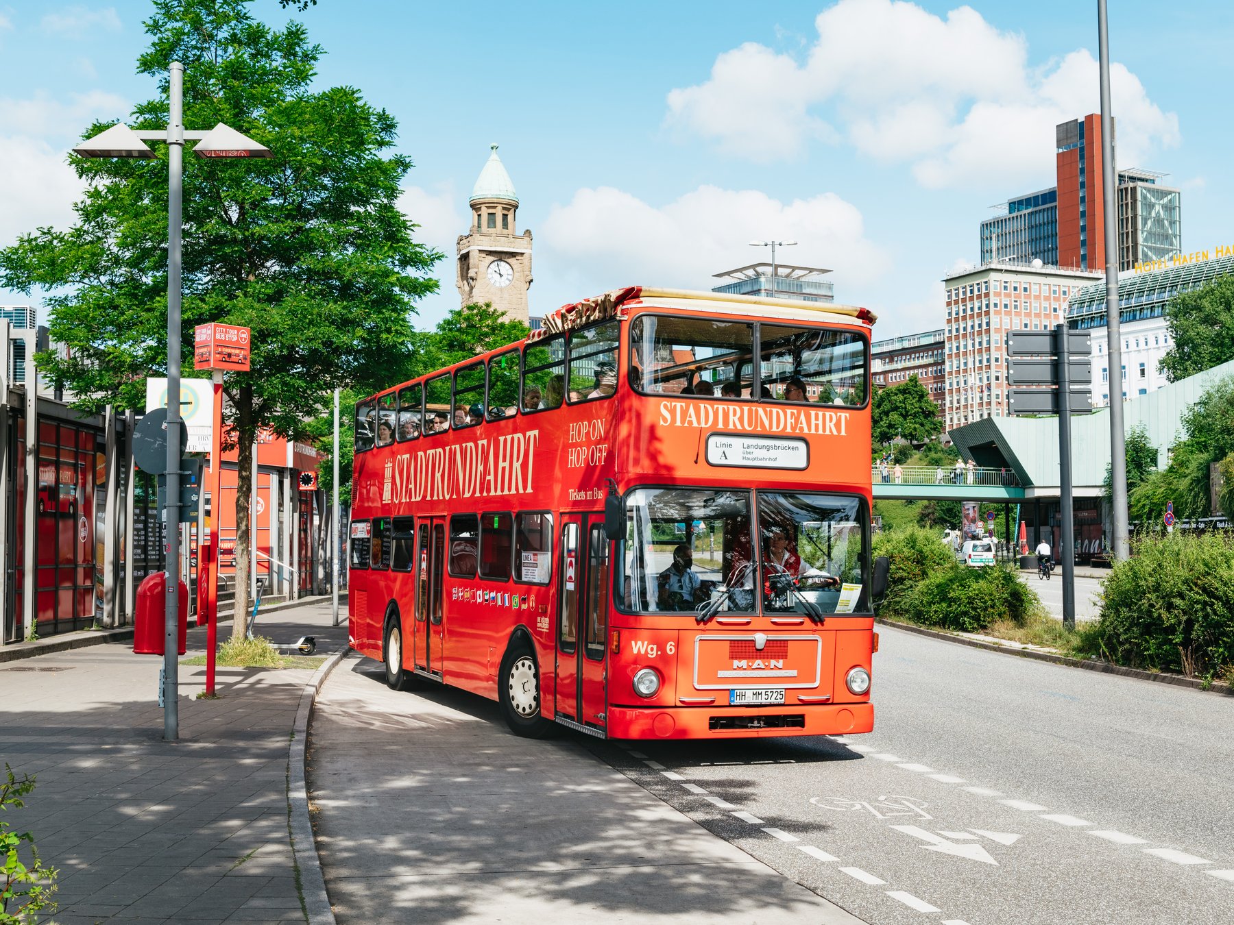 Hop-On Hop-Off Bus mit Alsterrundfahrt