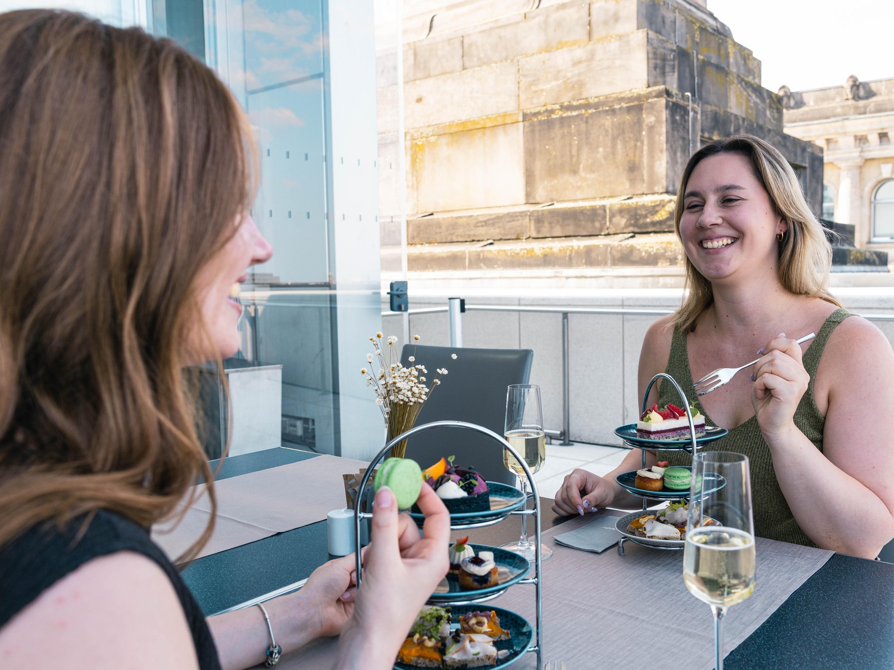 Bundestag: Rooftop Aperitif Reichstag Käfer Restaurant