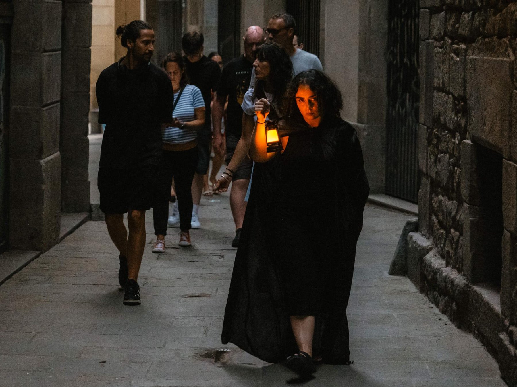 In Barcelona Gruseliger Dunkler Geschichtsrundgang durch die Altstadt
