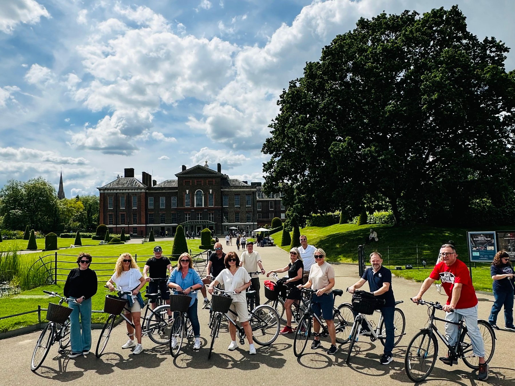 Bicester Shopping Village: Express Tour mit Begleitung