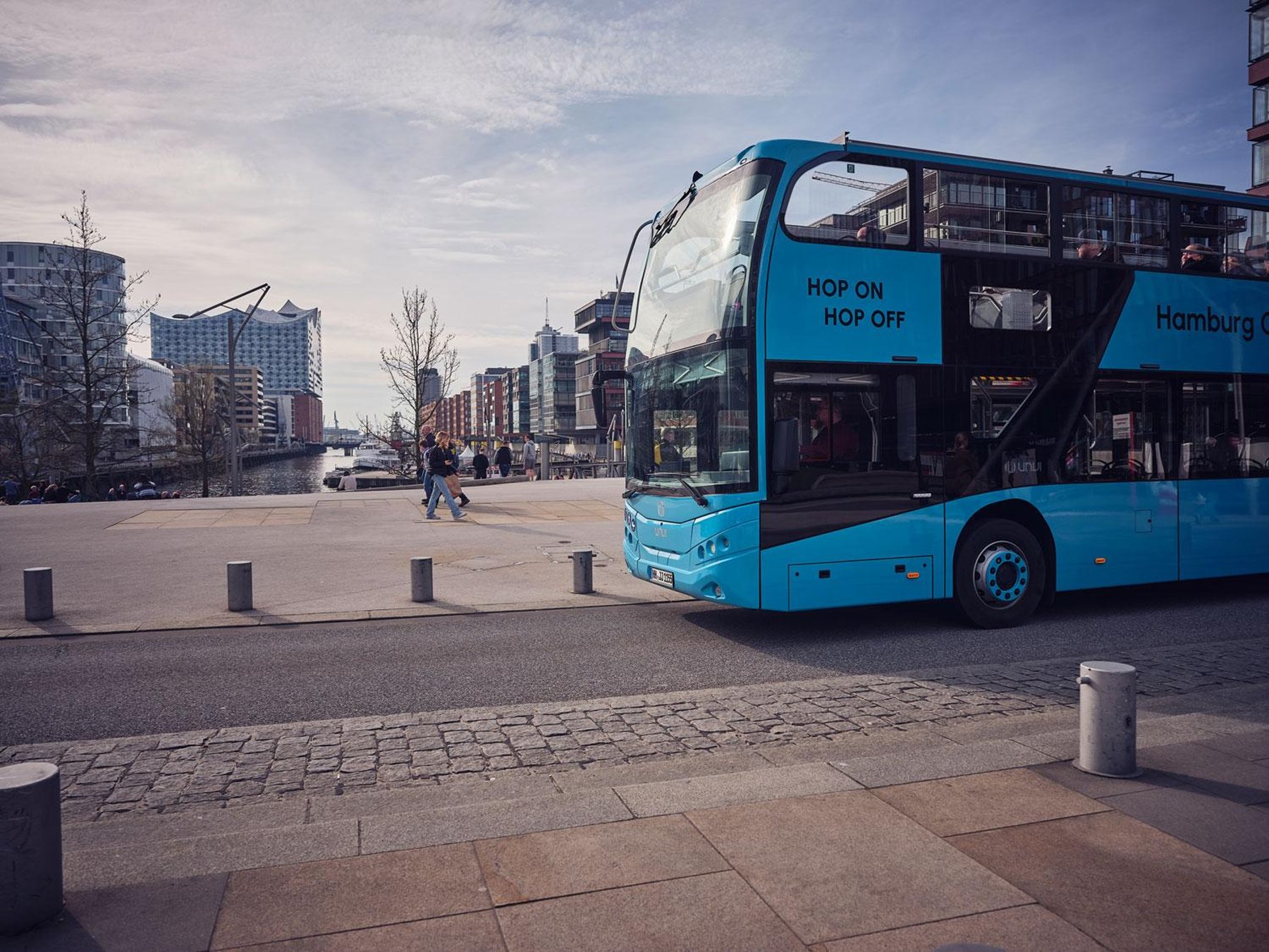 Linie F: Hop-On Hop-Off Bus- und Bootstour