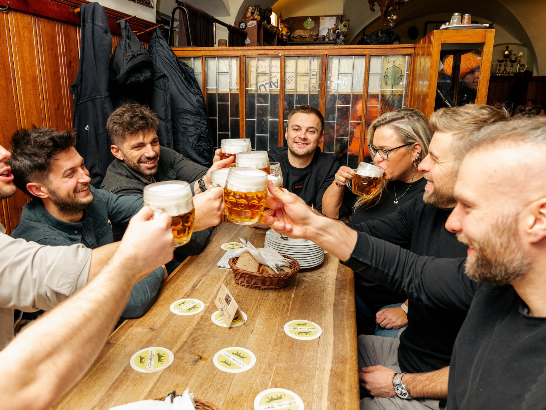 Prag: Der Prager Bier-Spaziergang: Von Burgblicken zu sanften Pints