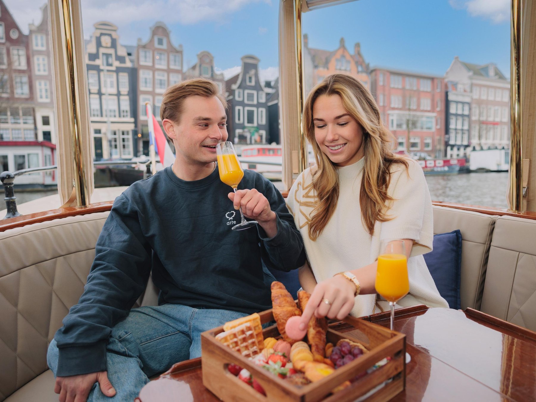 In Amsterdam1,5-stündige hochwertige Morgen-Frühstücks-Grachtenfahrt