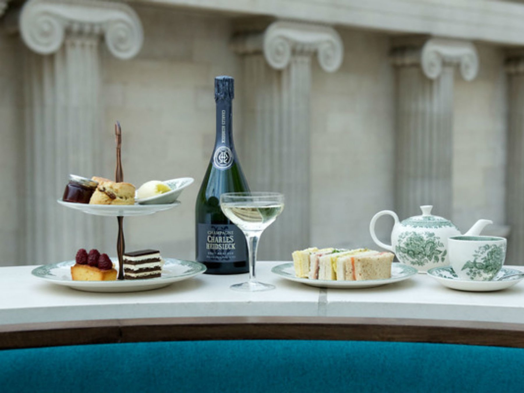London: PAW Patrol Geführte Afternoon Tea Bus Tour
