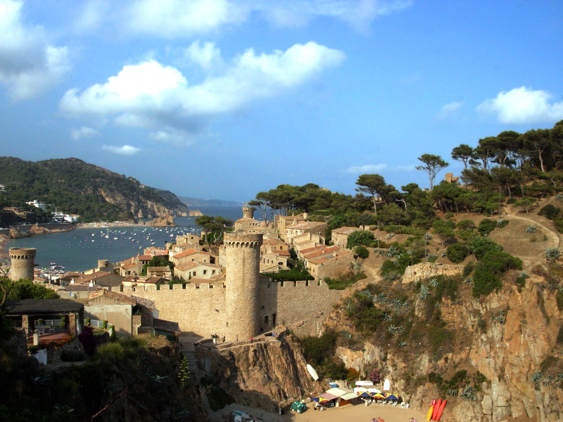 Lloret de MarHin- und Rückfahrt mit der Fähre nach Tossa de Mar