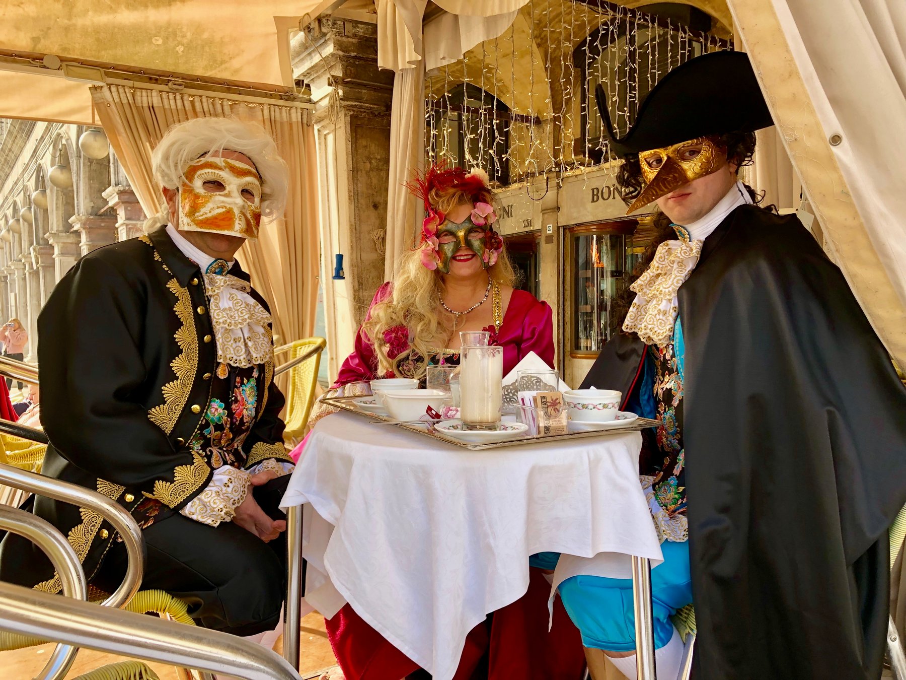Venezianischer Stil Karneval Kneipentour