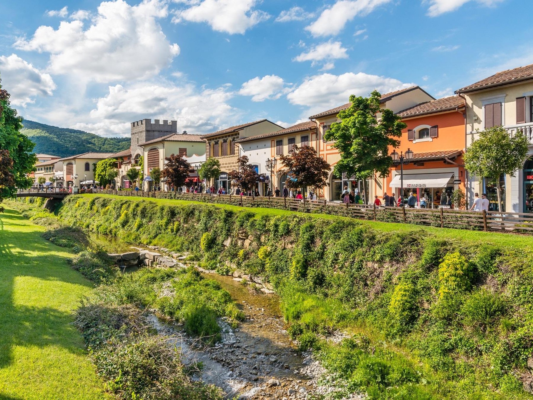 Hin- und Rückfahrt Shuttlebus zum Barberino Outlet