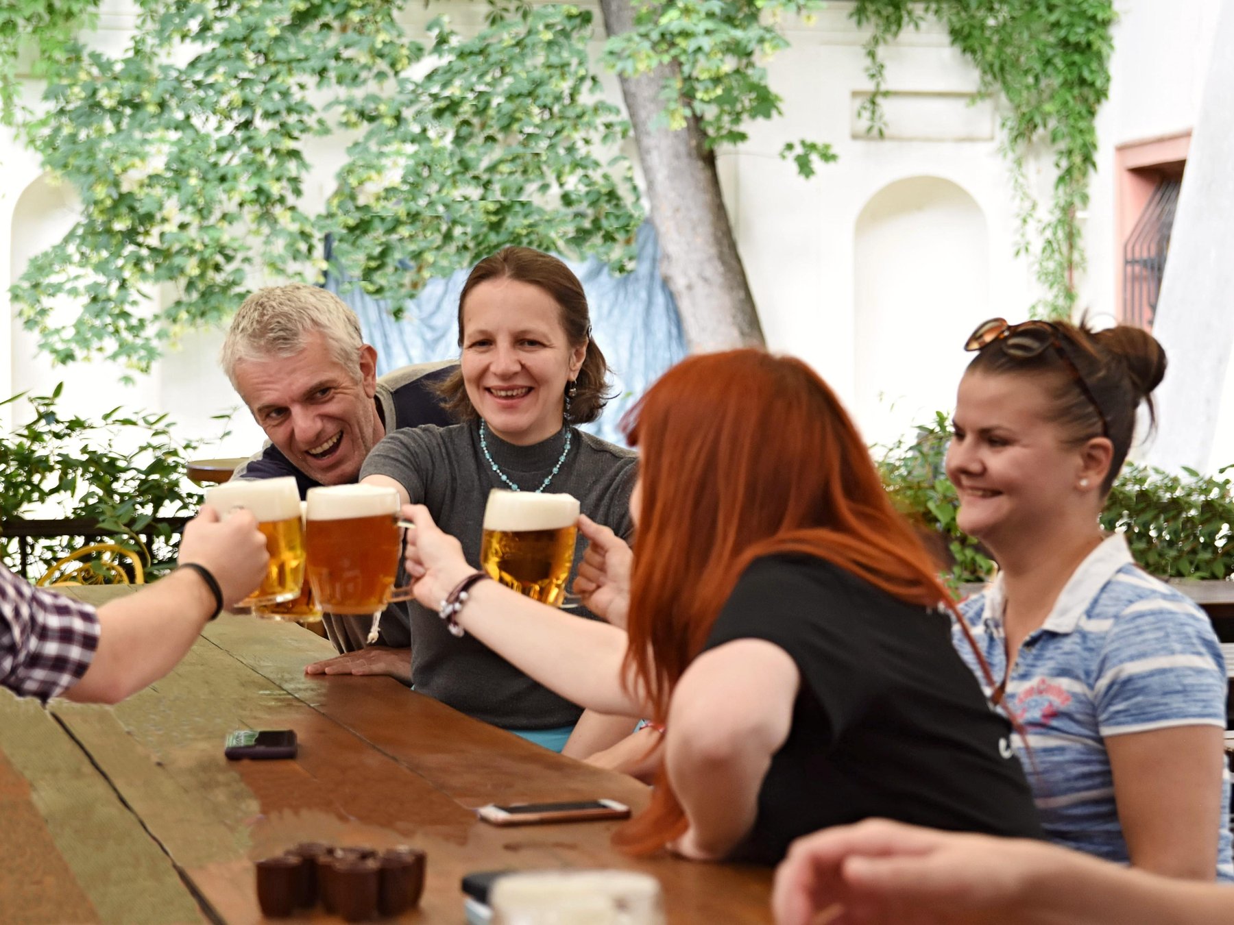 Prag 3-stündige Biertour und traditionelles tschechisches Abendessen