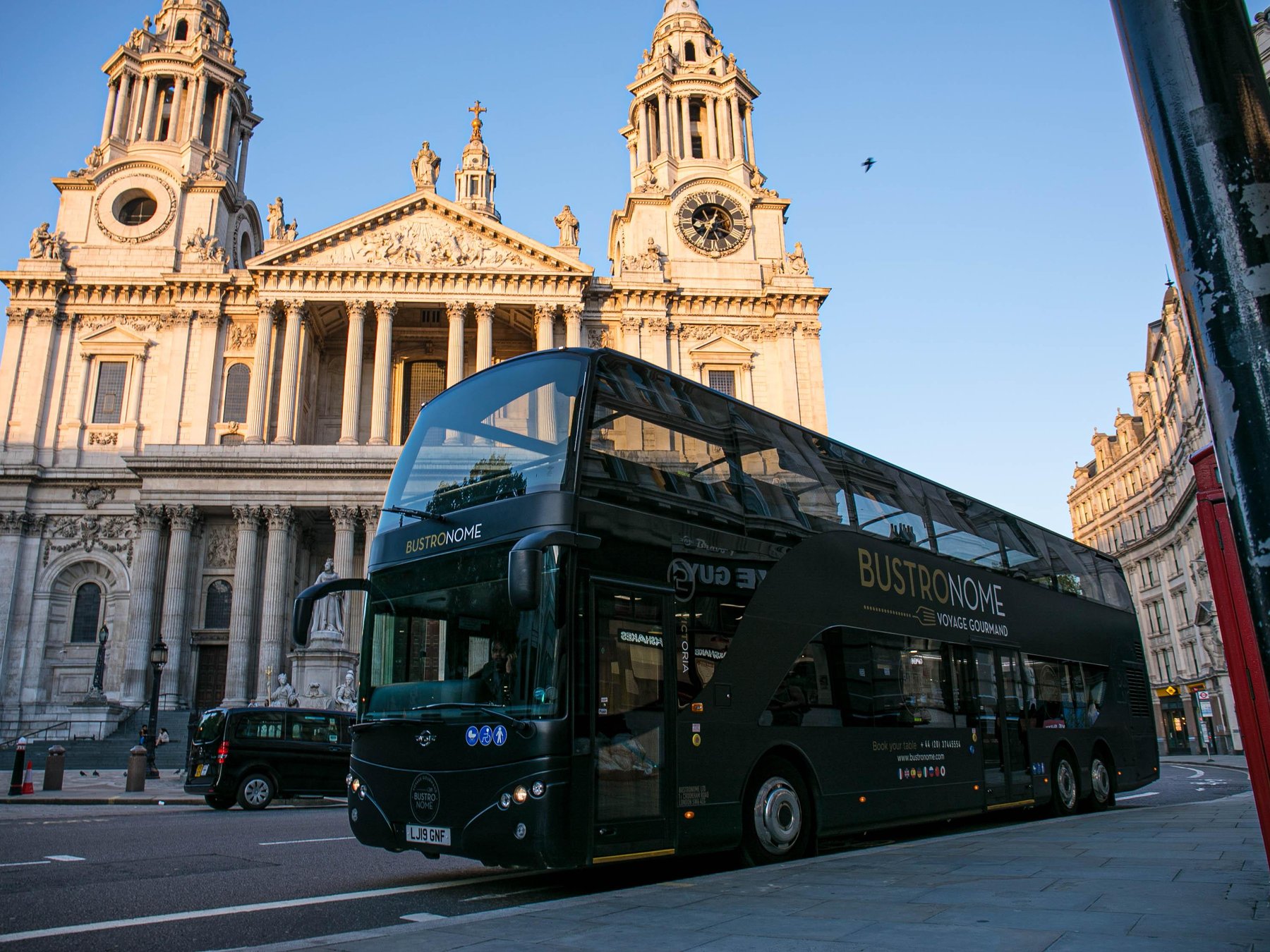 London: 4-Gänge-Mittagessen auf einer Panoramabus-Tour von Bustronome