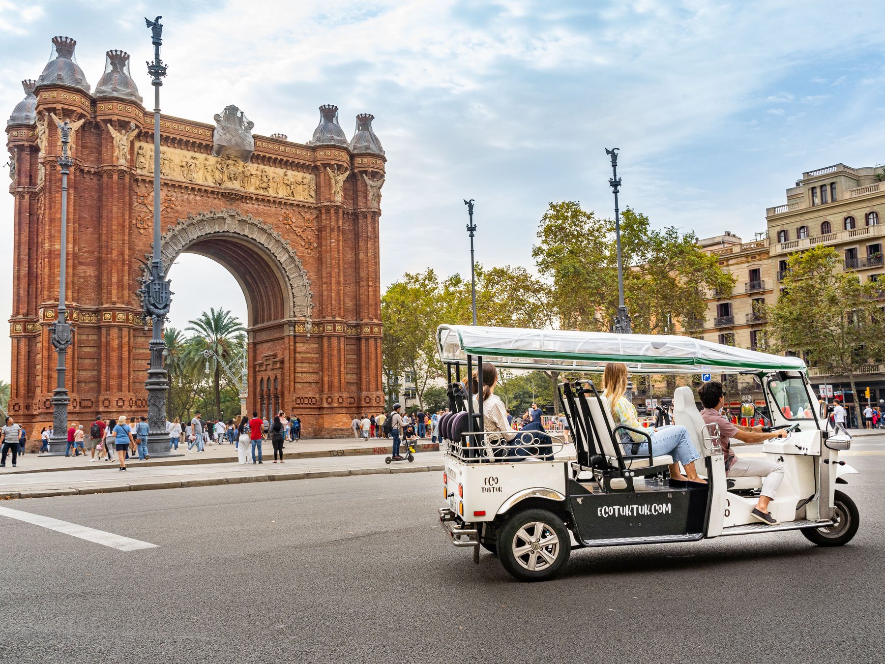 Barcelona: Private Tour durch die Stadt mit dem Eco Tuk Tuk