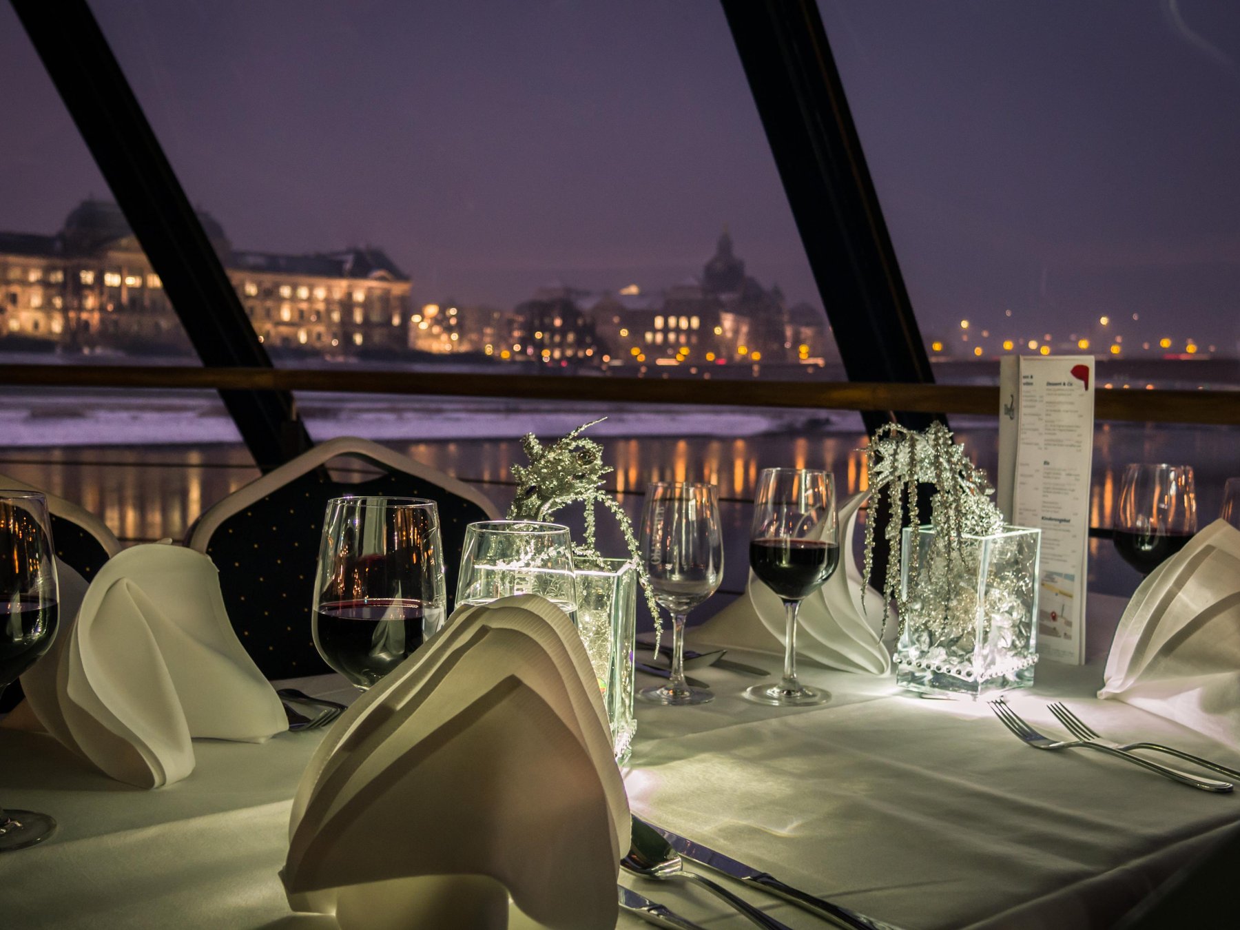 Abendliche Flusskreuzfahrt mit Abendessen