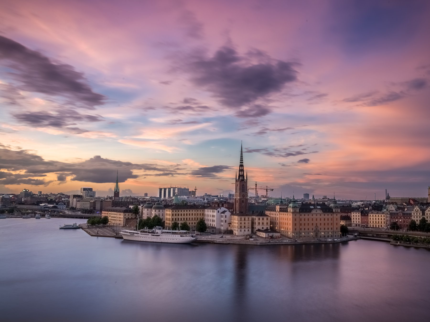 In StockholmCapture the most photogenic Spots with a Local1h 30m
