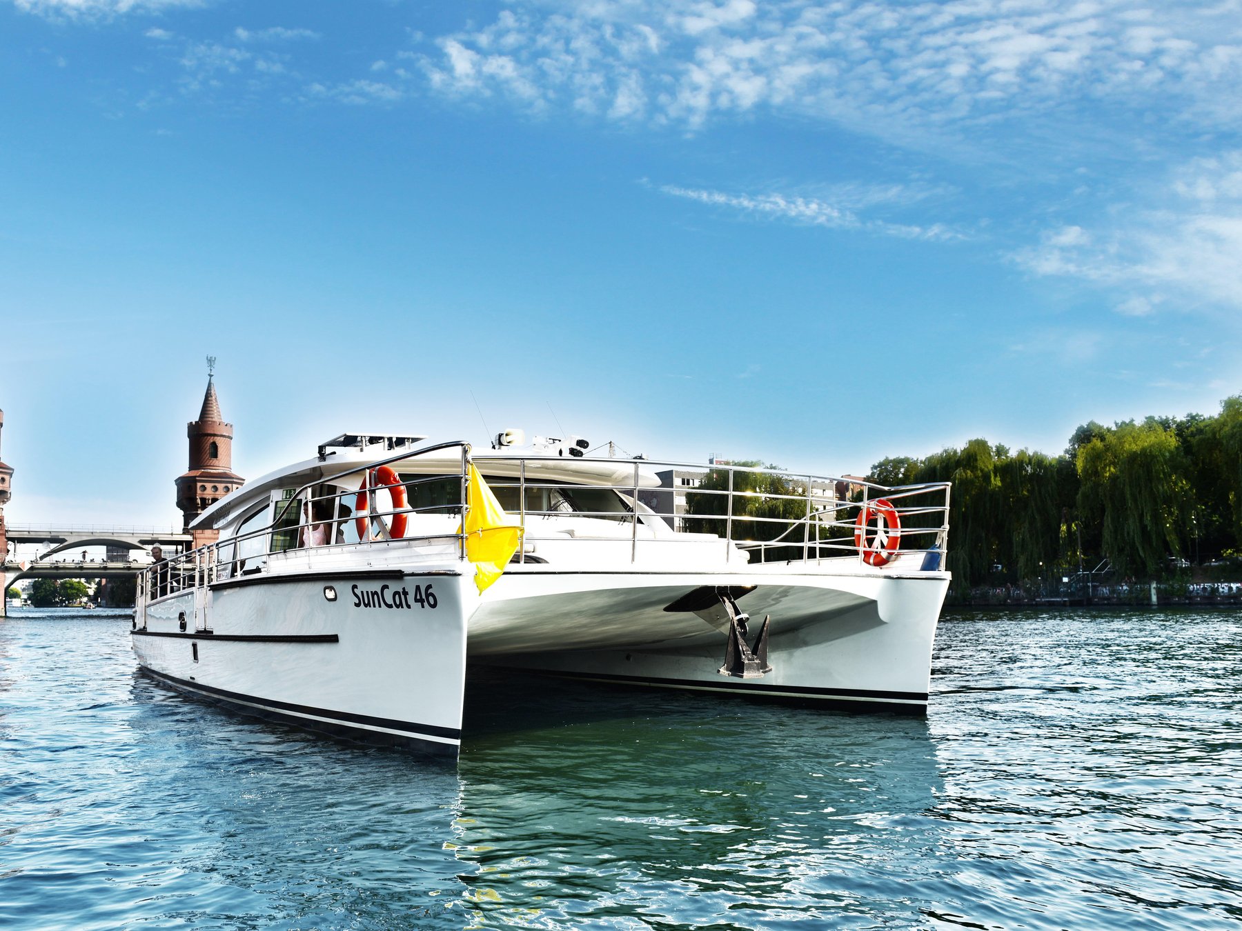 Exklusive Bootsfahrt auf einem Solar-Katamaran