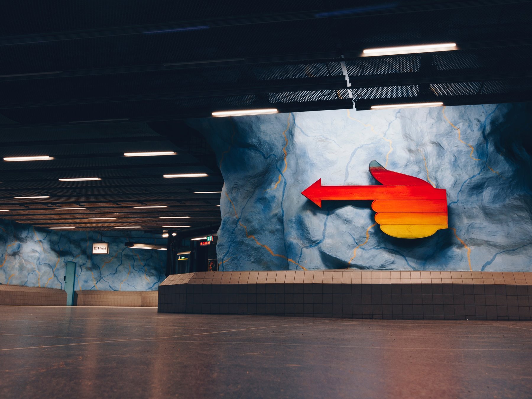 U-Bahn-Kunstfahrt mit einem lokalen Führer