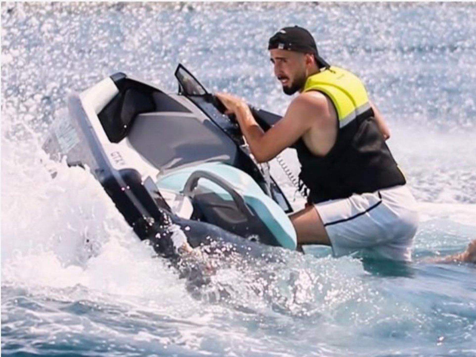 Jetski-Verleih ohne Lizenz + Brunch für 2 Personen30 Minuten -