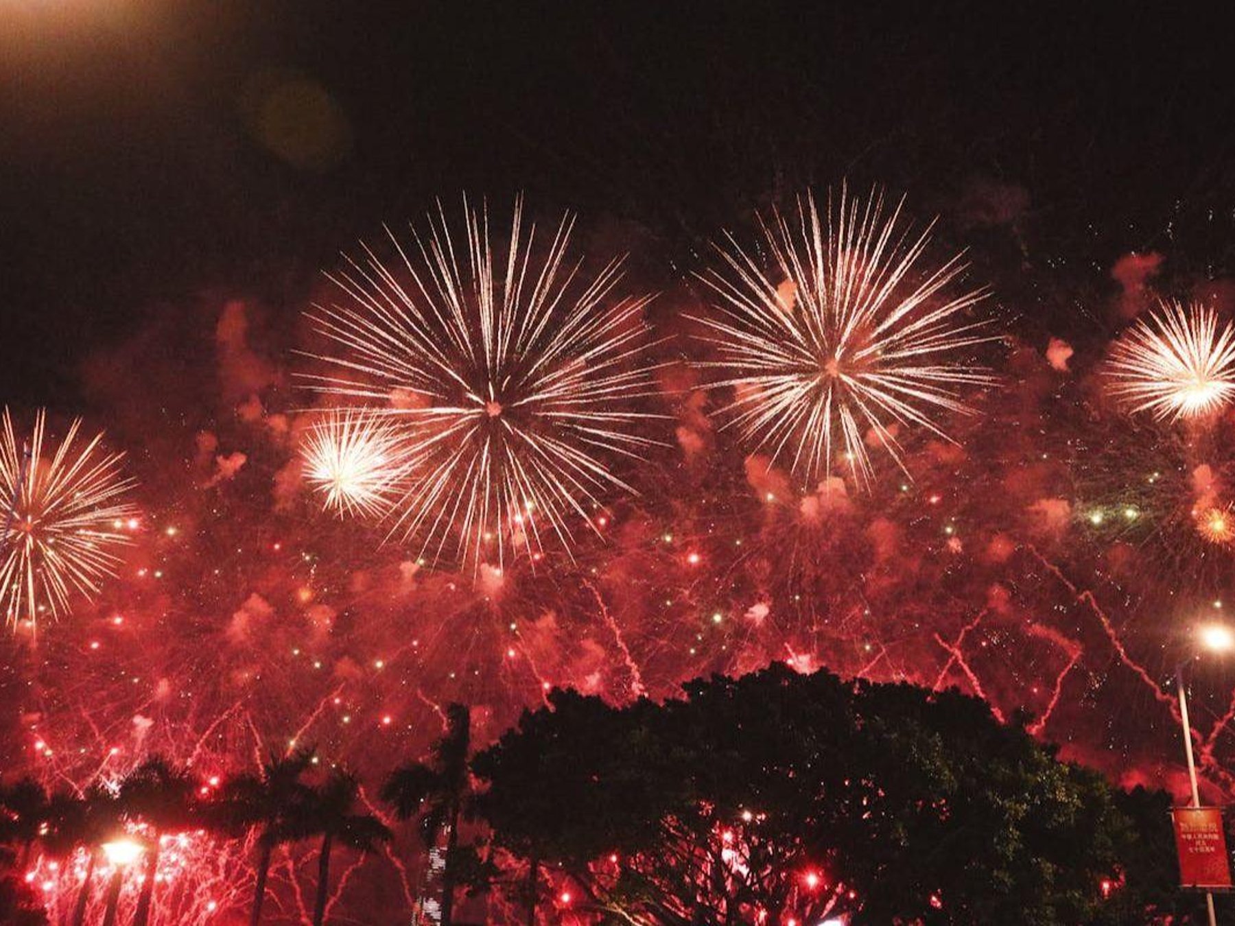 Silvester-Kneipentour mit Getränken und VIP-Eintritt