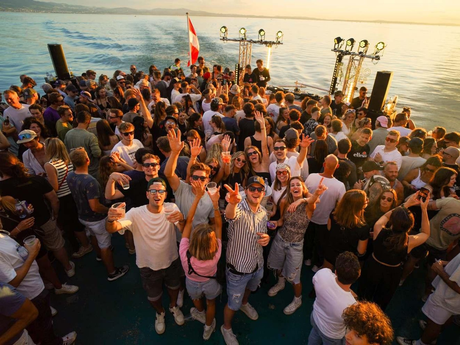 Bootsparty in Hamburg: TechnoDampfer mit A.D.H.S., 5. September