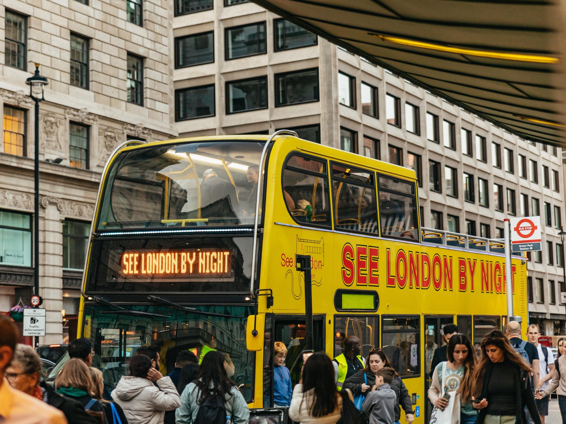London: Peppa Pig Nachmittagstee-Sightseeing-Bustour