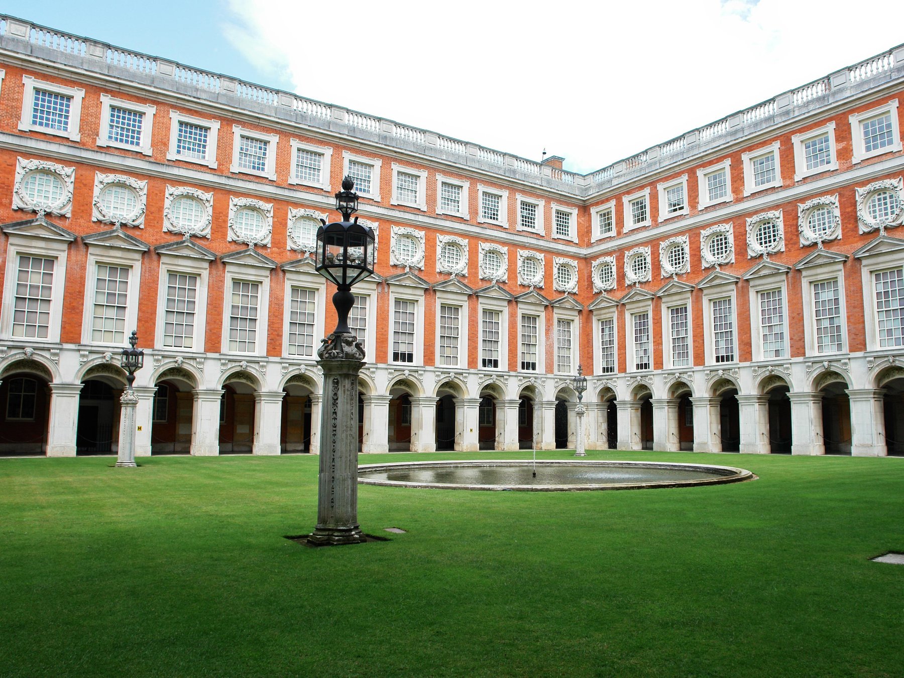 Hampton Court Palace: Eintritt + Hin- und Rücktransfer von London