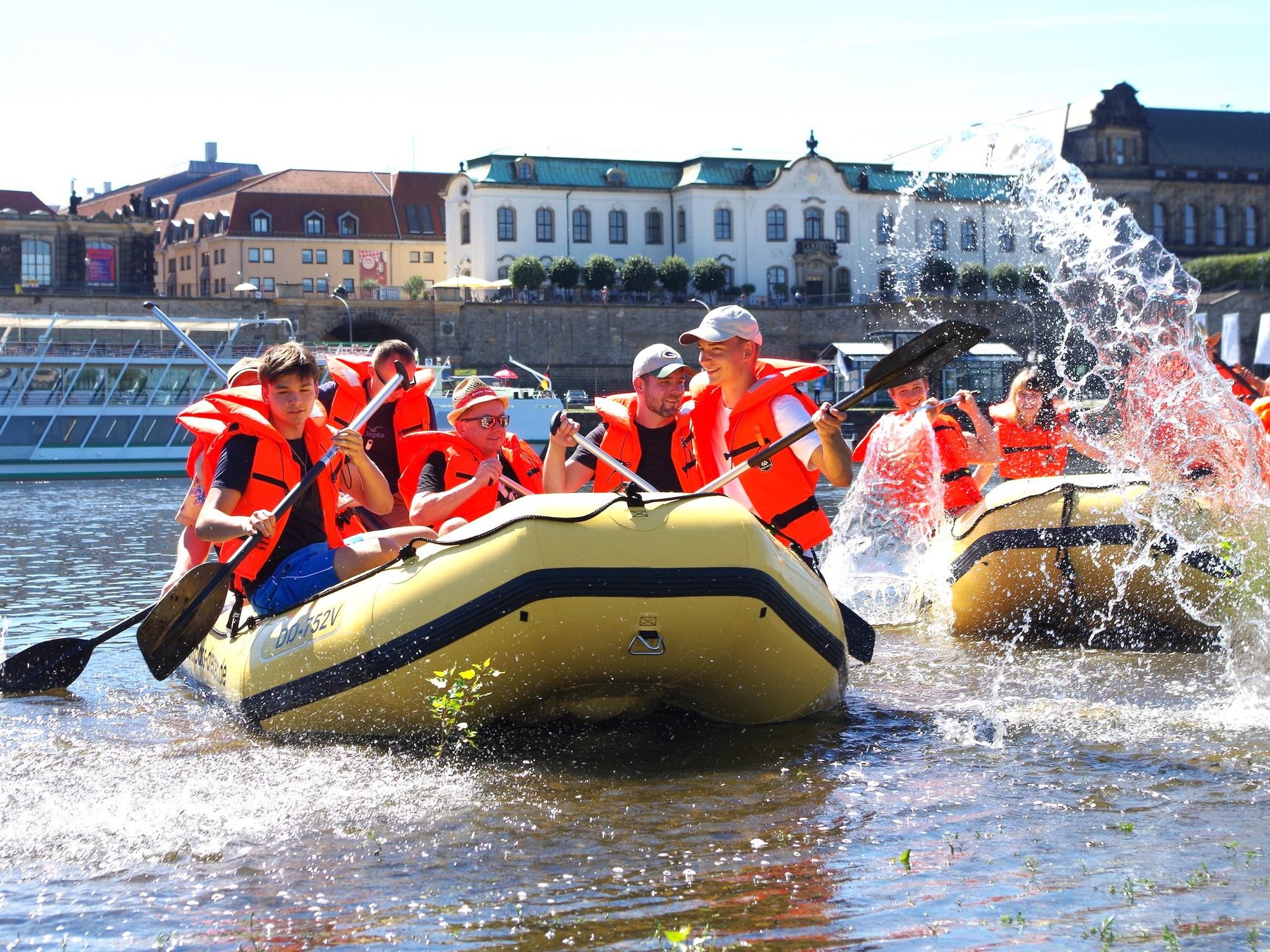 Bootsfahrt - Im Schlauchboot von Heidenau nach Dresden - Altstadt