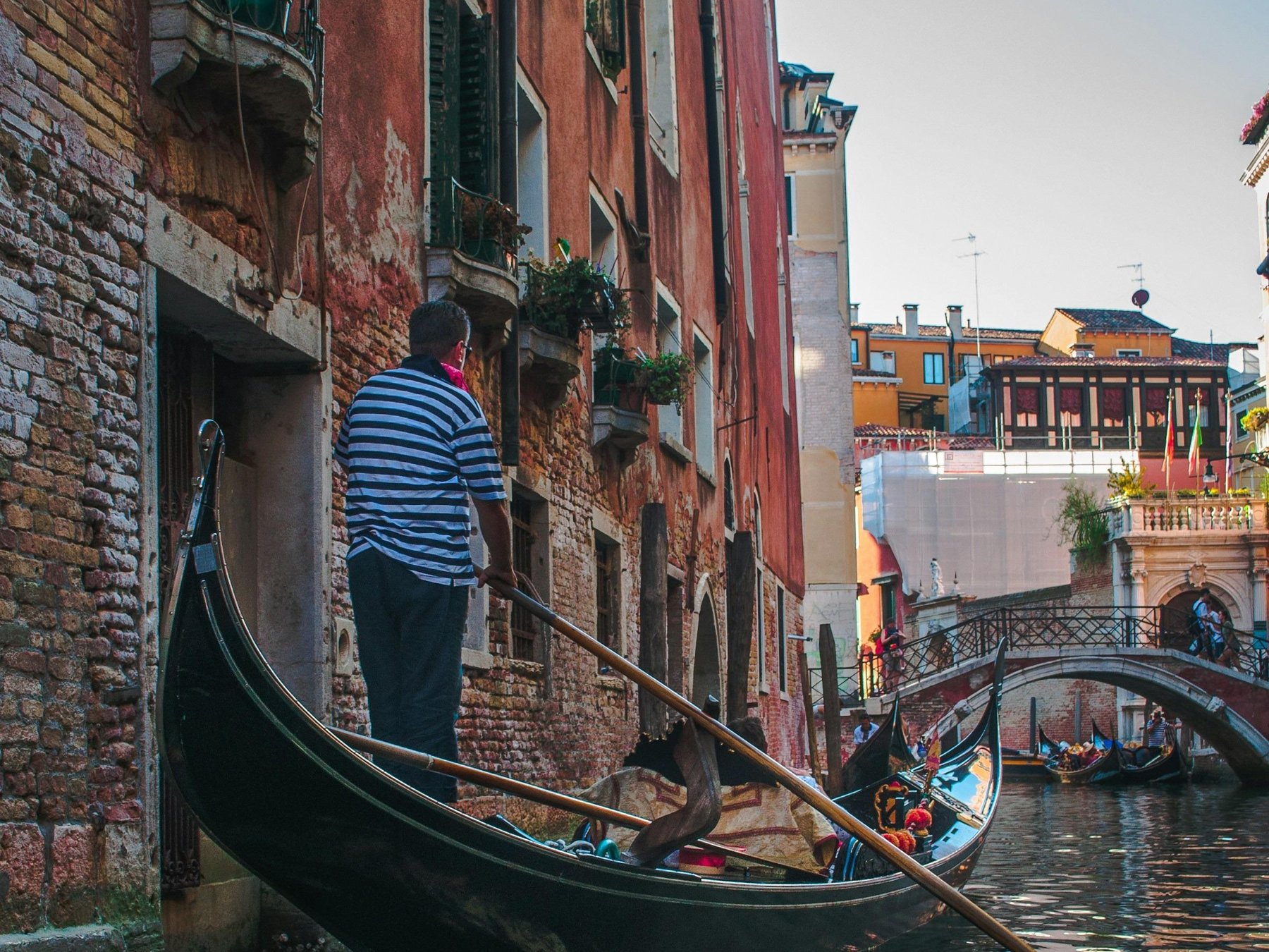 In Venedig: VIP Champagner-Gondelfahrt – 1 Stunde private Tour