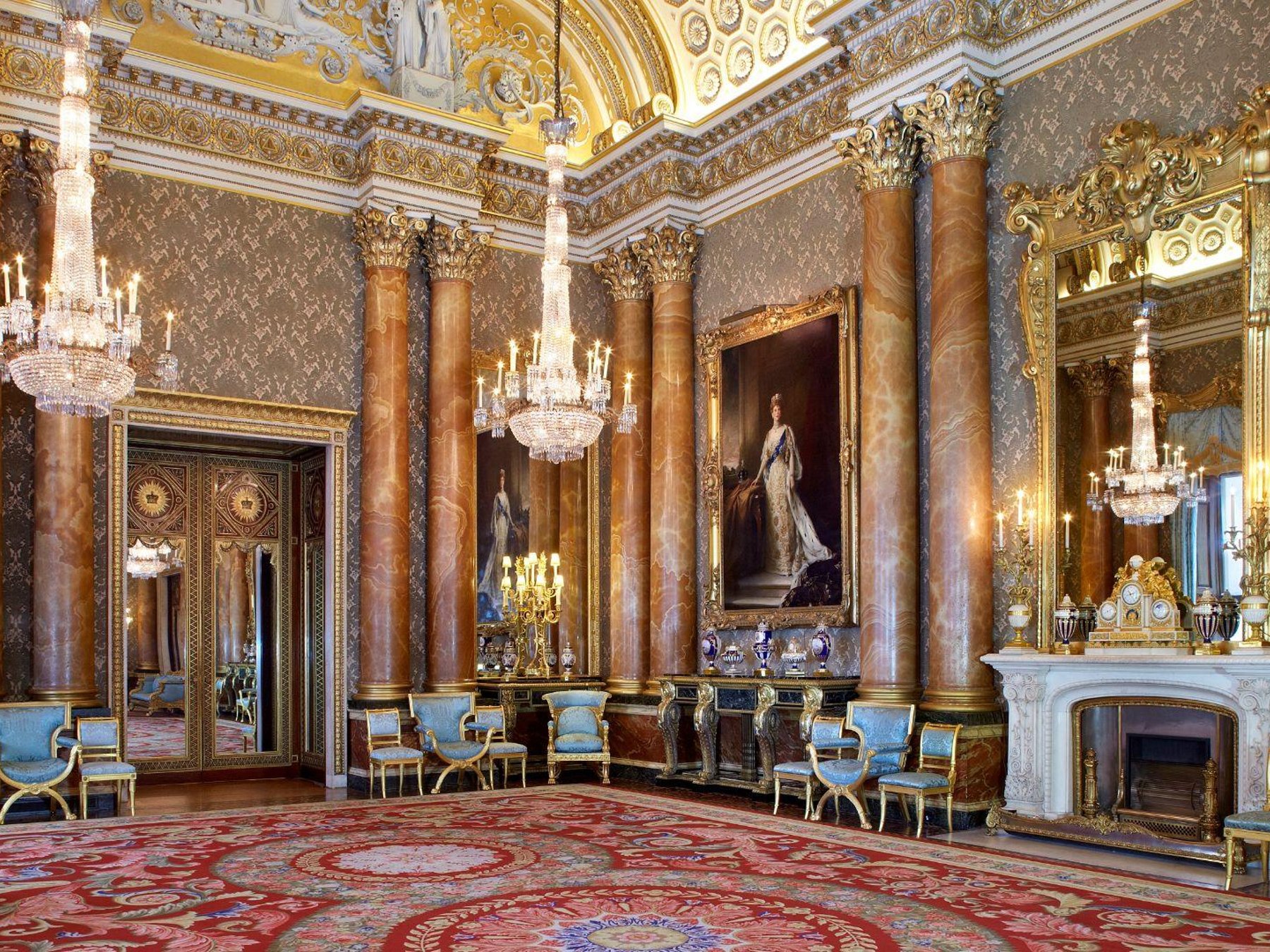 PG Tips Afternoon Tea + Sightseeing Bus Tour mit Buckingham Palace State Rooms