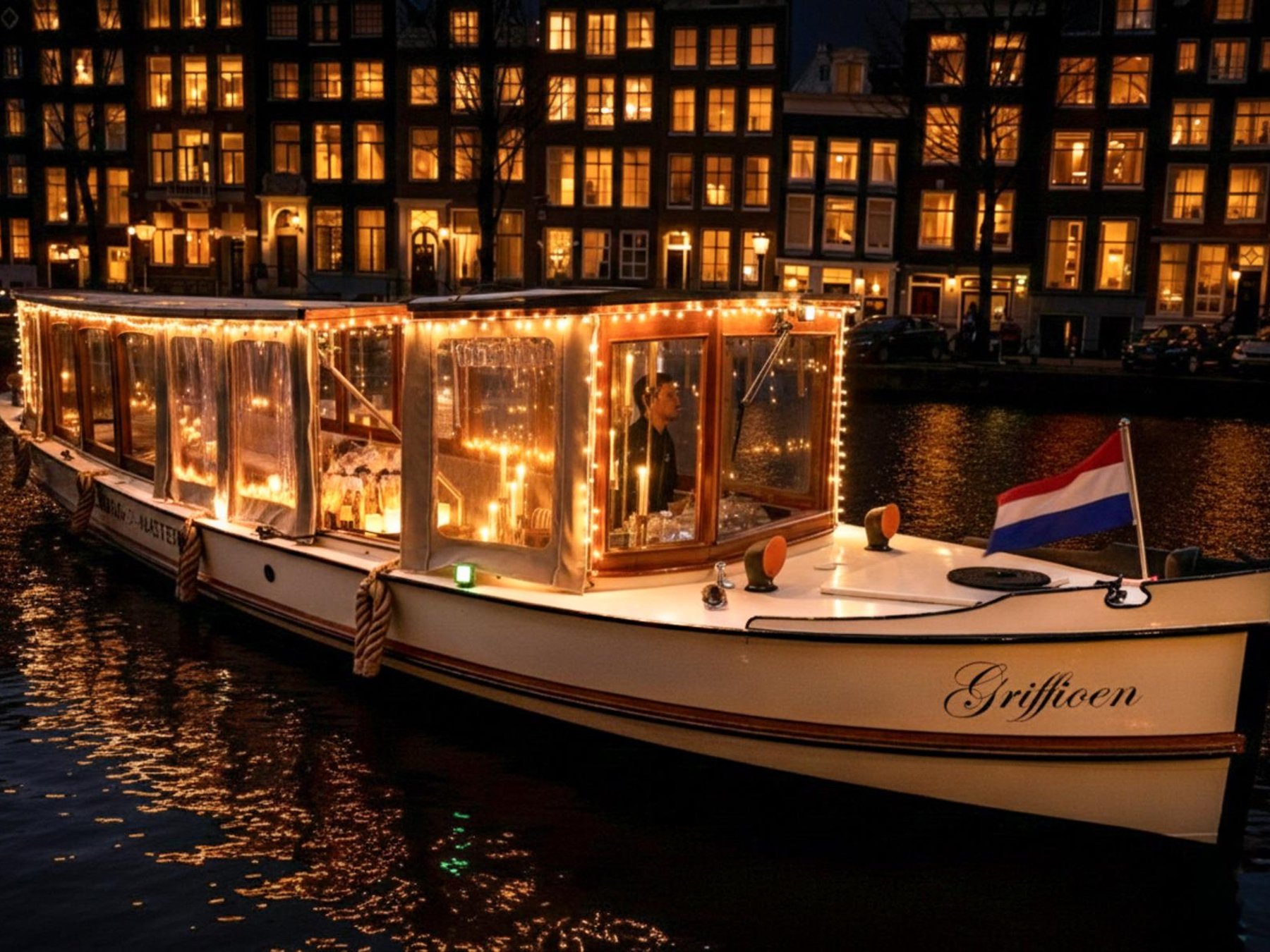 Amsterdam: 2-stündige Kerzenlichtfahrt + Getränke & Snacks