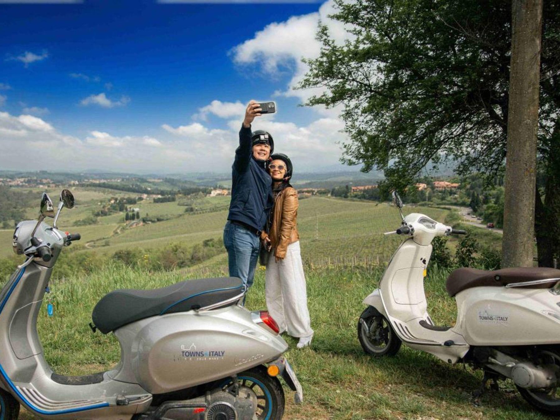 Florenz: Chianti-Vespa-Tour mit Wein & E-Auto-Option