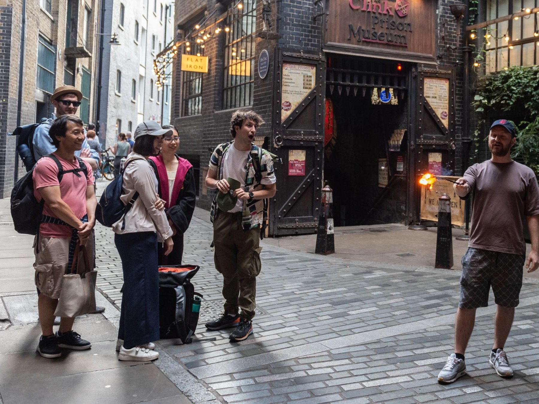 London: Geführte Harry Potter Walking Tour + Eintritt ins Clink Prison Museum + Bootstour