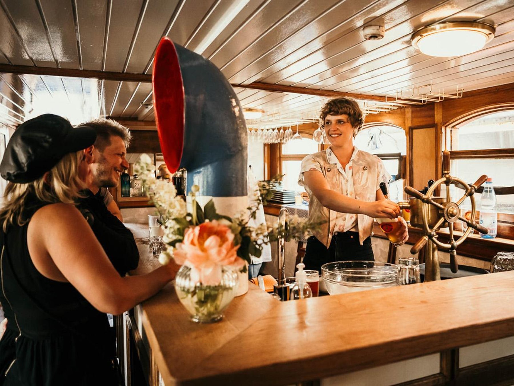 Berlin2.5-Hour Beer & Sunset Sightseeing Boat Cruise